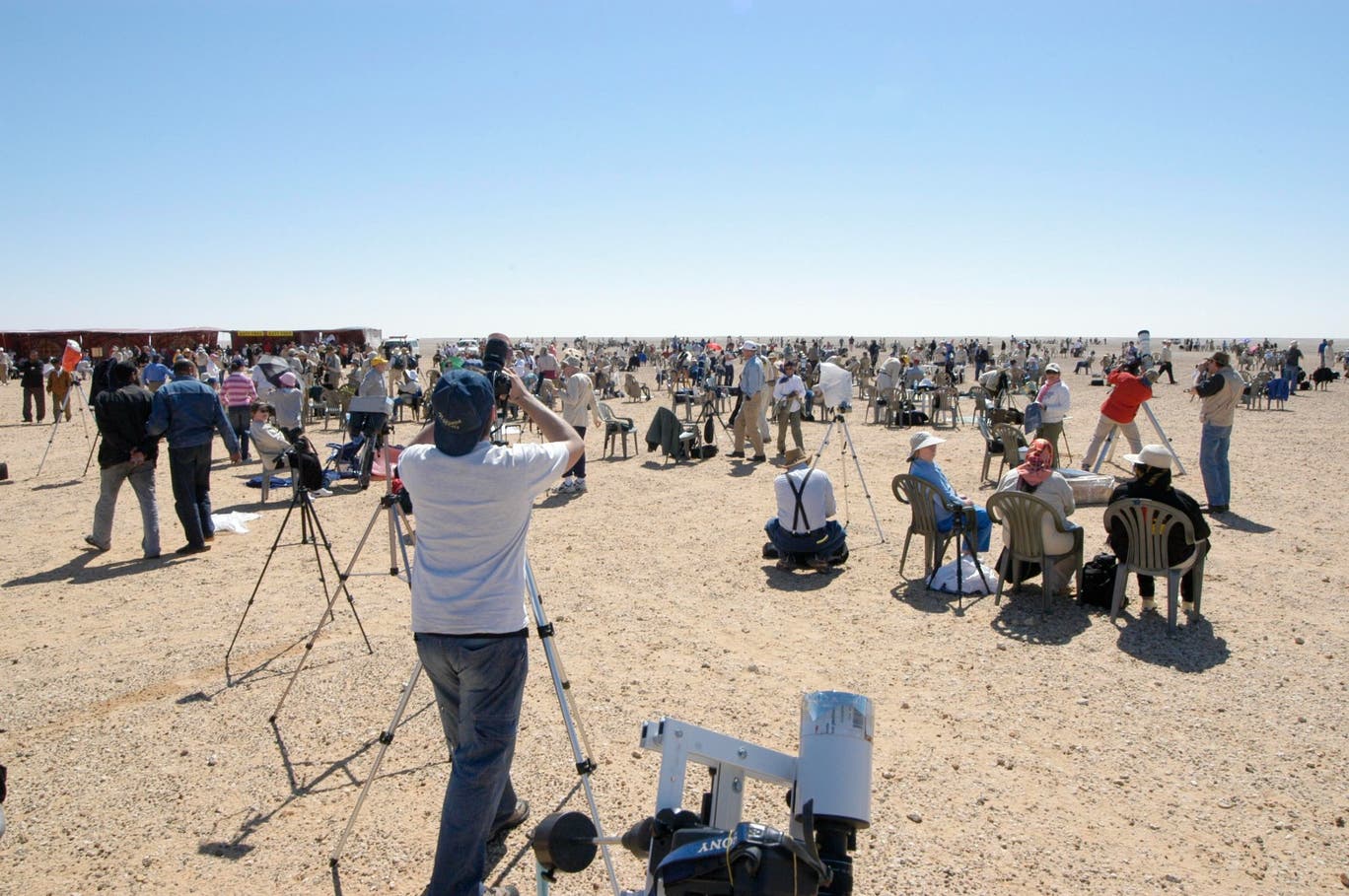 Paolo Volpini in the Sahara desert, Libya 2006