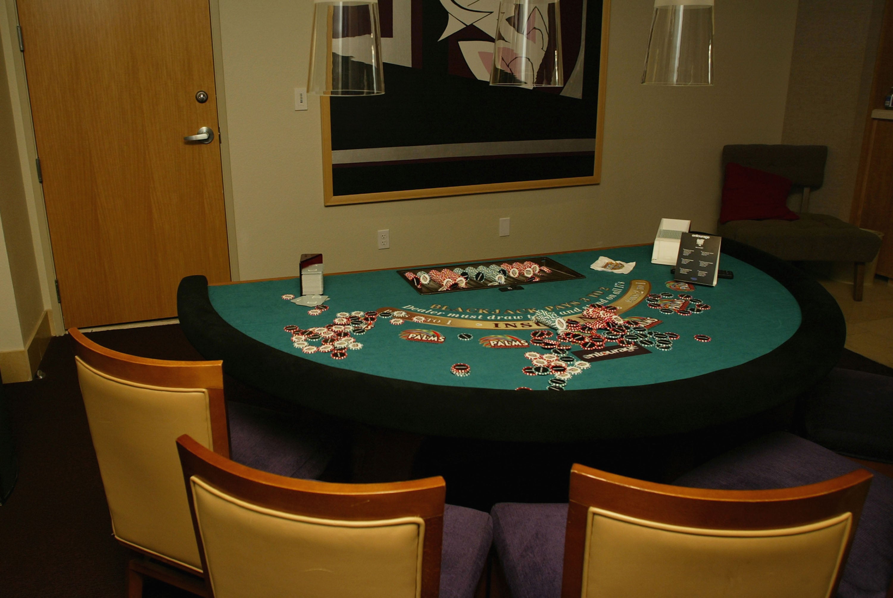 A 100-year-old poker player becomes world’s oldest pro