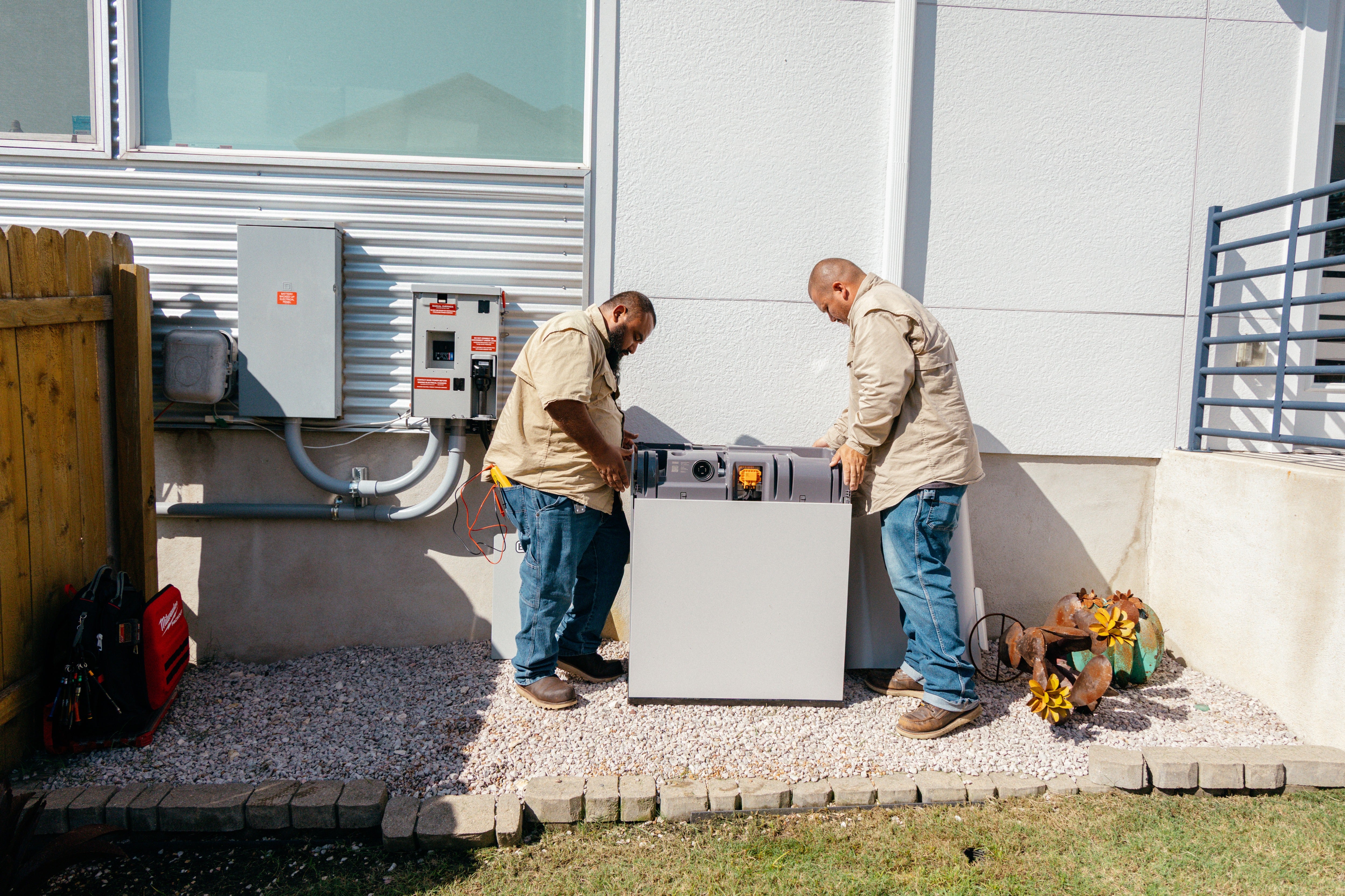 Michael Dell’s son founds company to put battery storage in everyone’s backyards