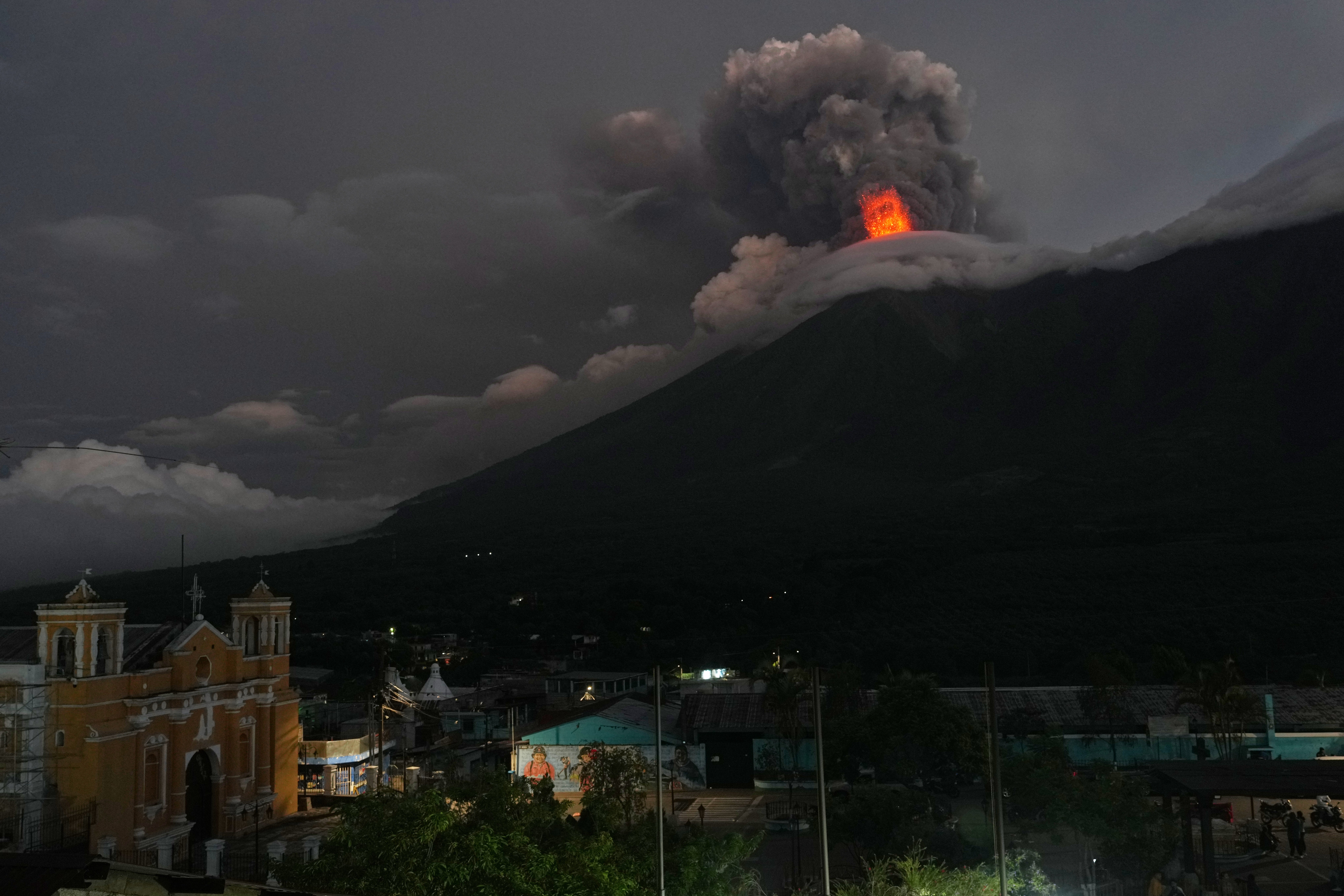GUATEMALA-VOLCÁN DE FUEGO