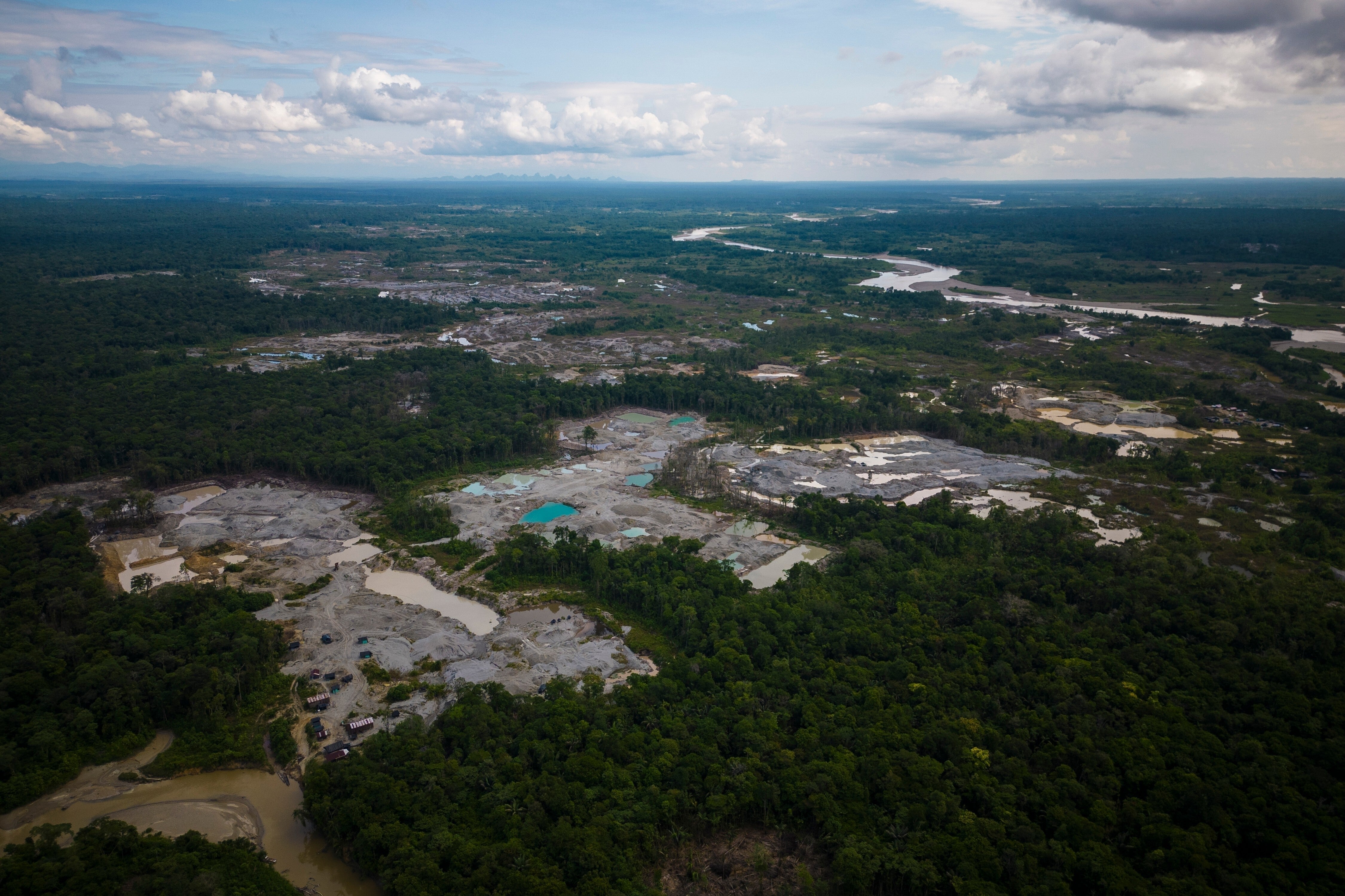 AMAZONIA CRIMENES AMBIENTALES