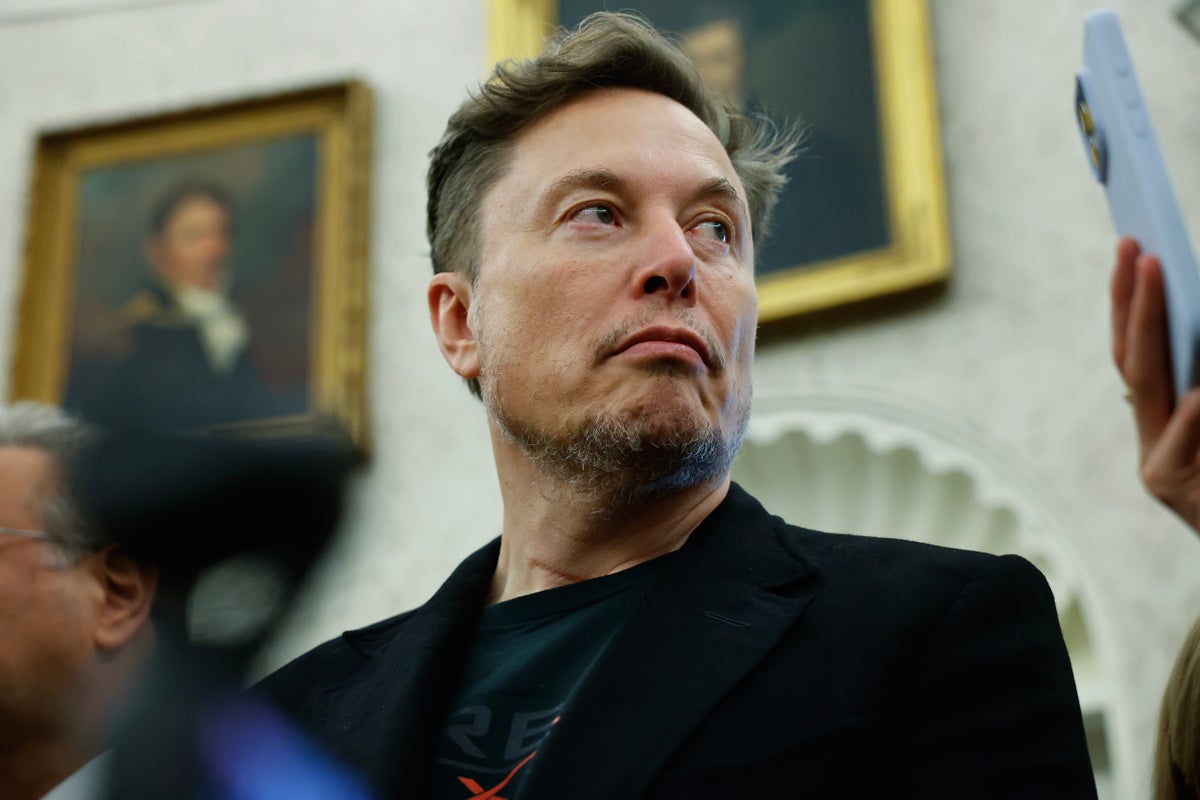 The real reason SpaceX shares are tanking after out-of-control rocket smashes into moon The real reason SpaceX shares are tanking after out-of-control rocket smashes into moon