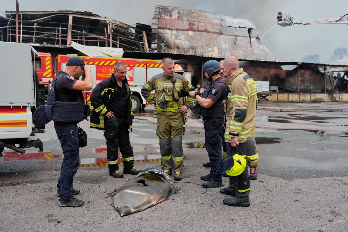 Russian Strikes Kill Over a Dozen in Kyiv, Destroy Rozetka Warehouse