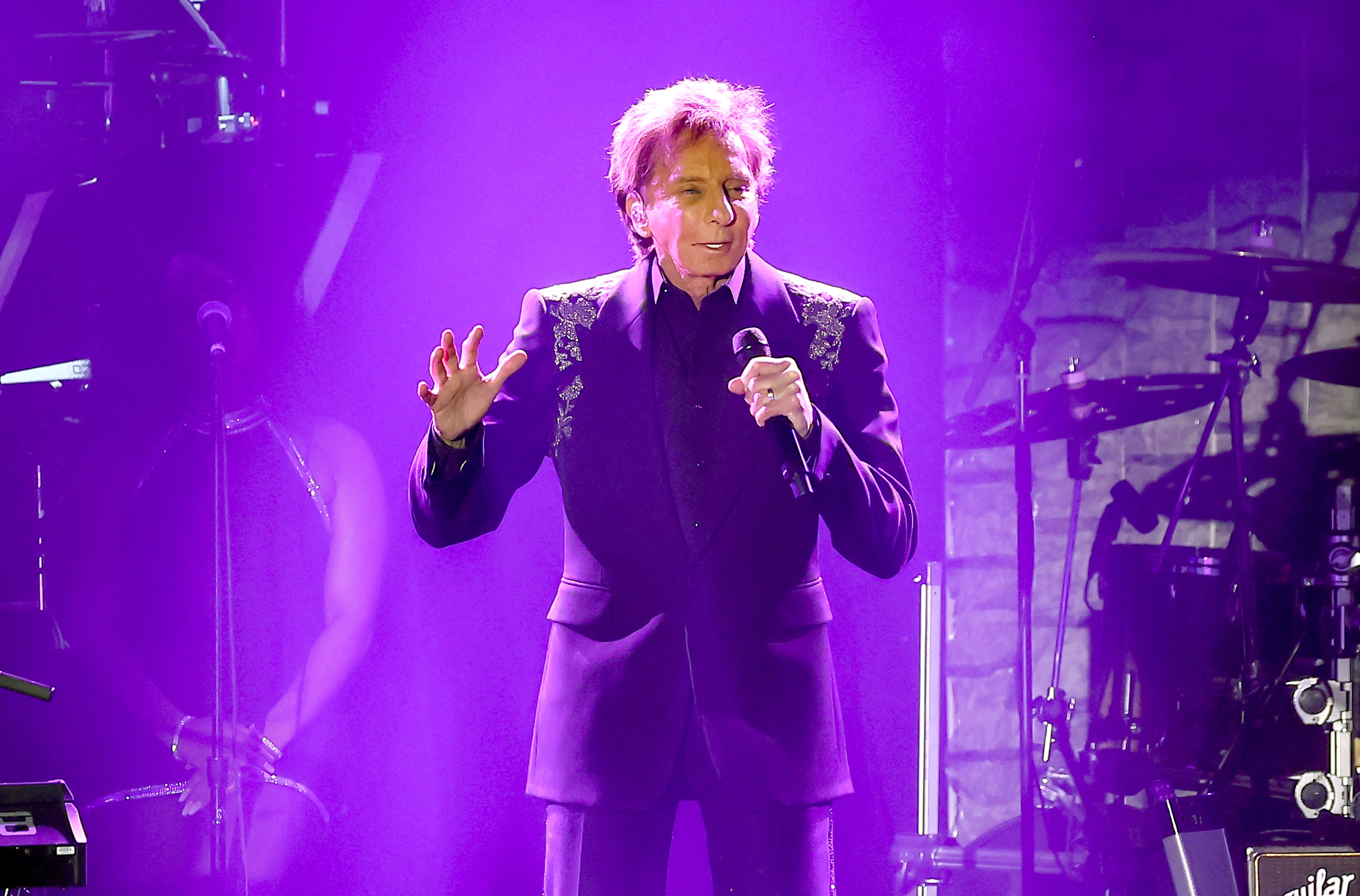 Manilow revealed his diagnosis with lung cancer in December last year