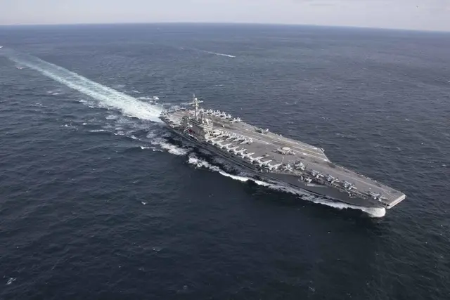 Матроси на USS Lincoln біля Ірану виснажені та страждають від поганого морального стану, попереджають родини