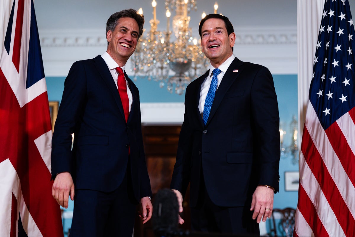 Miliband says UK and US are ‘closest allies’ but ducks questions on Trump criticism