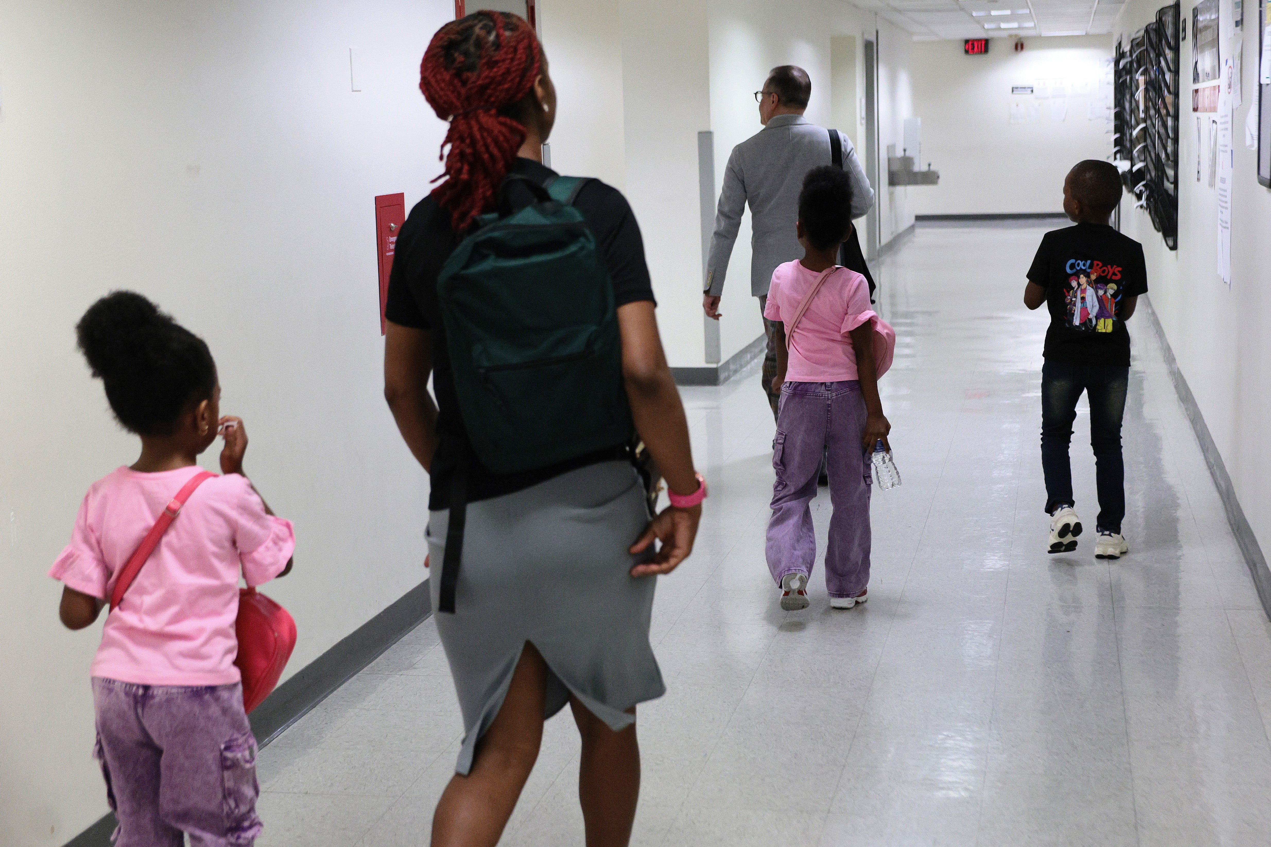 Trump administration awards massive migrant child contract to Texas firm