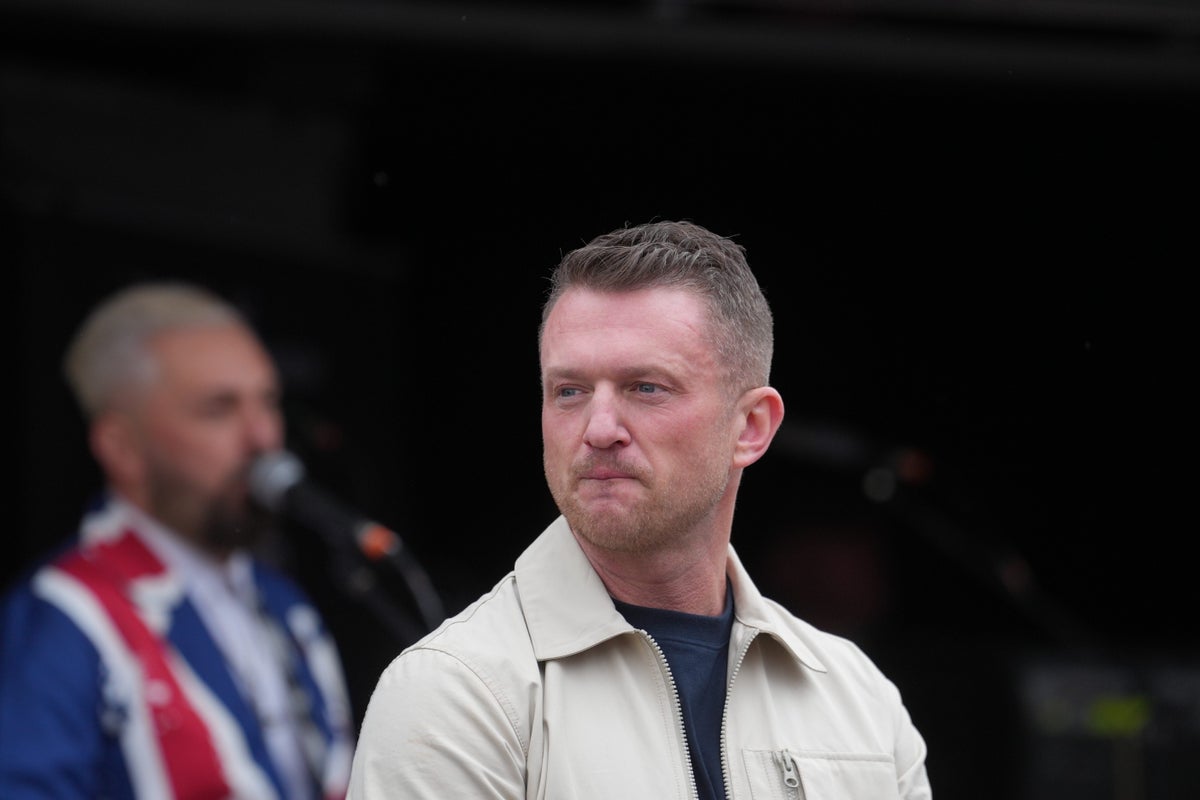 Tommy Robinson in surprise apology to Muslim student targeted by online hate campaign