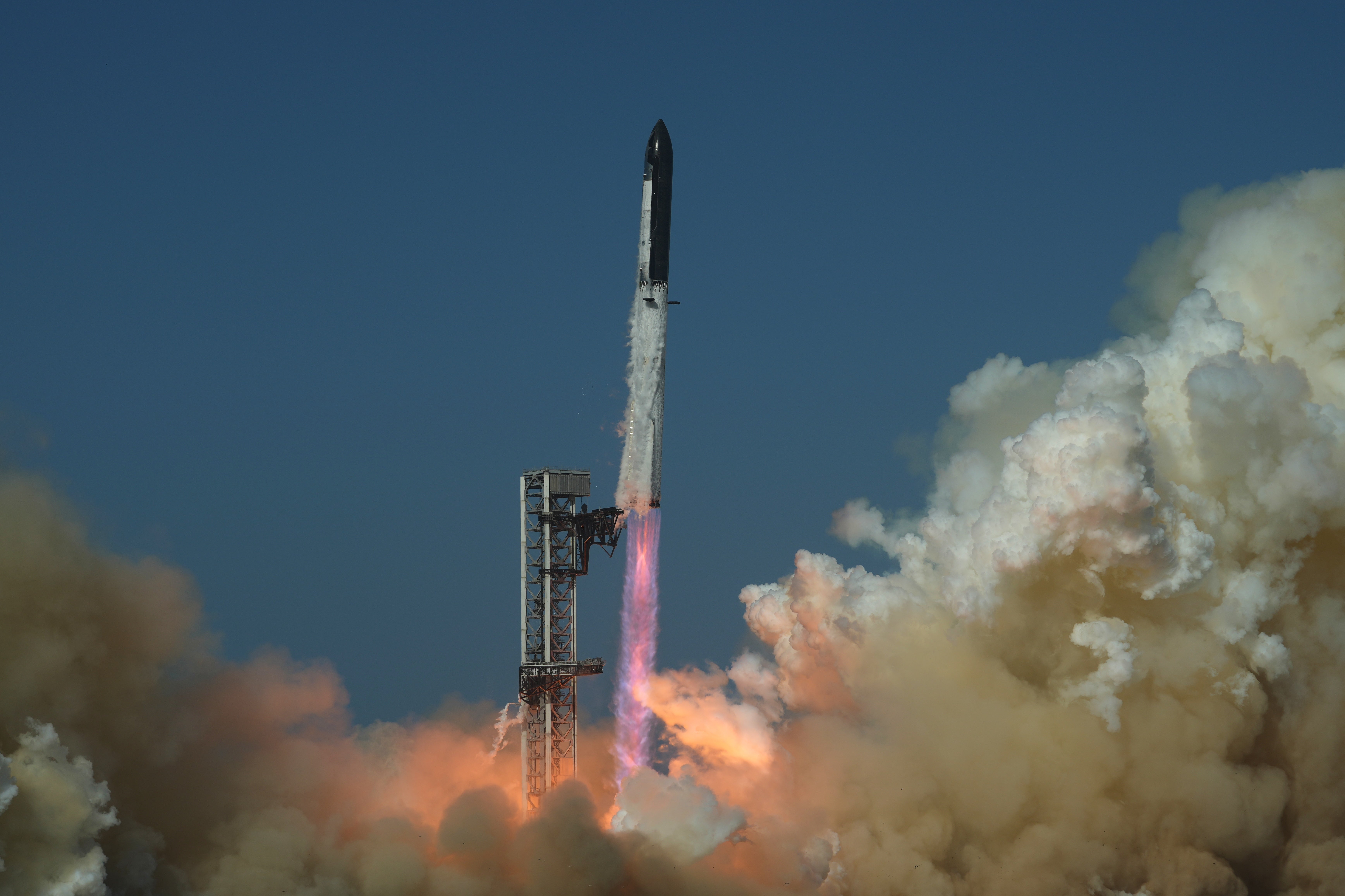 <p>El cohete Starship de SpaceX despega desde Starbase, Texas, el 24 de julio del 2026</p>