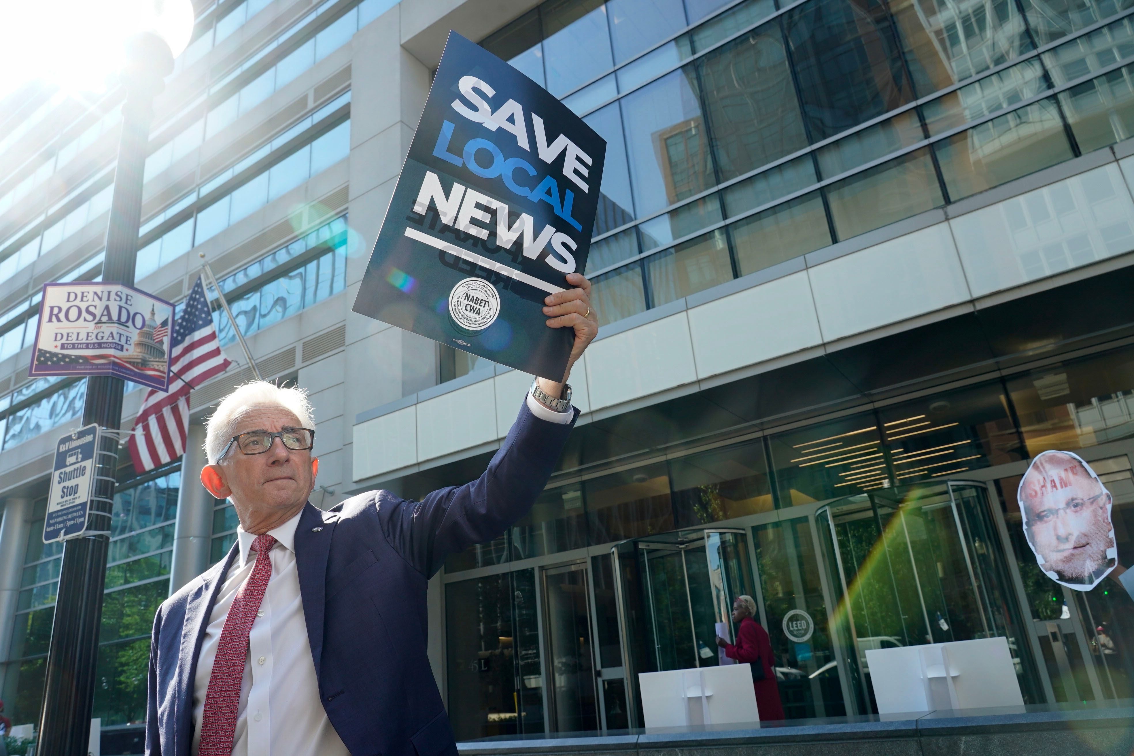 FCC scraps cap on broadcast TV ownership despite worries it will spark media consolidation