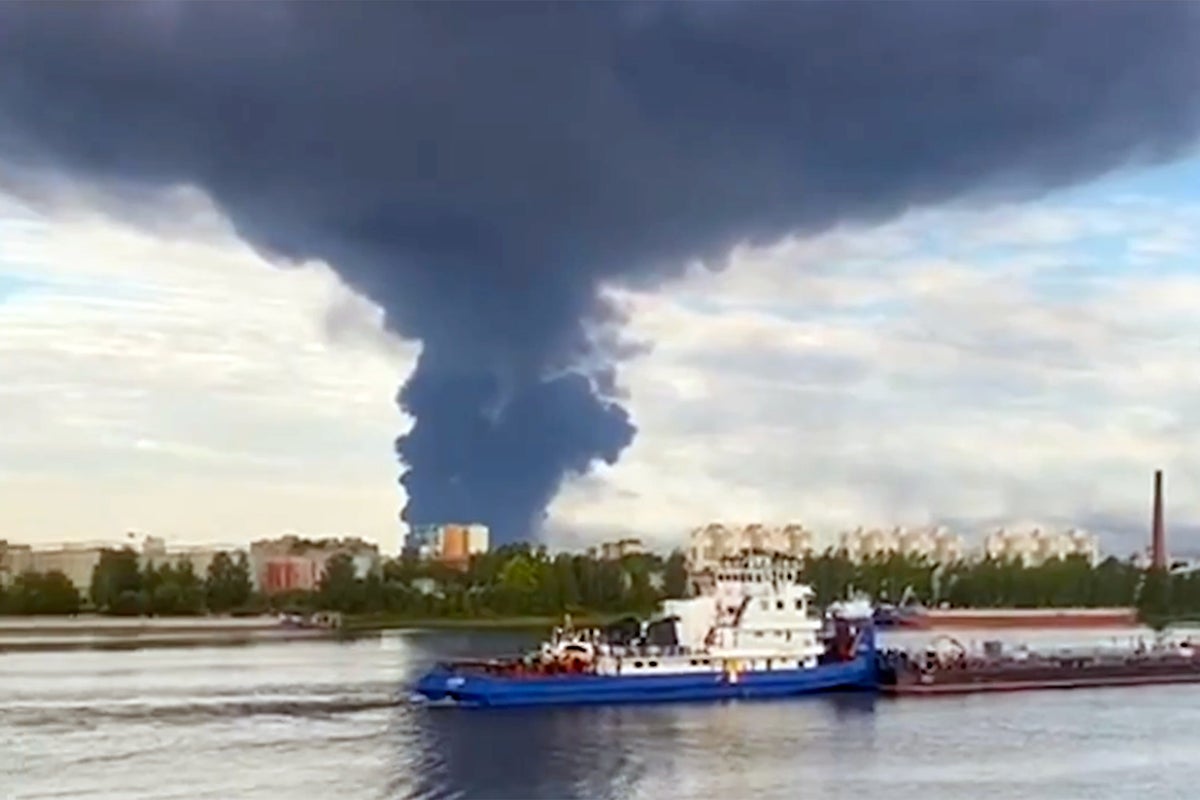 Ukraine strikes oil refinery over 1,300km behind Russia’s frontline, says Zelensky Ukraine strikes oil refinery over 1,300km behind Russia’s frontline, says Zelensky