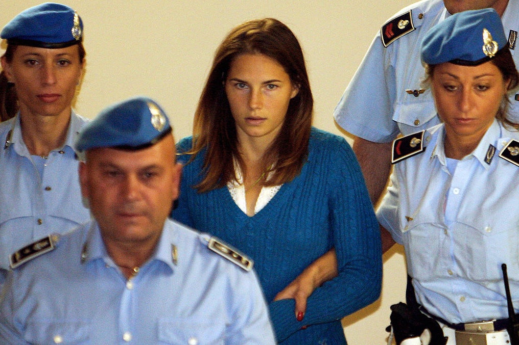 Amanda Knox is taken to an Italian court hearing in 2008 (AFP via Getty Images)