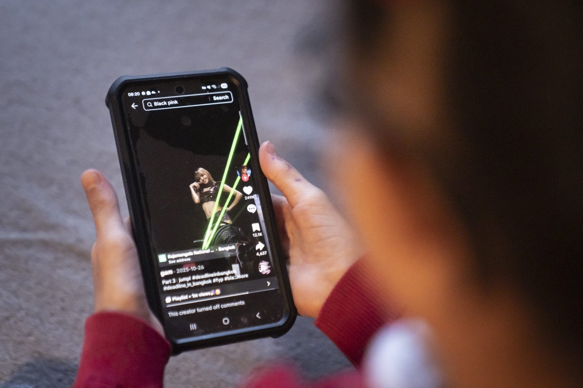 Teenagers overwhelmingly likely to turn off optional social media curfews &ndash; poll