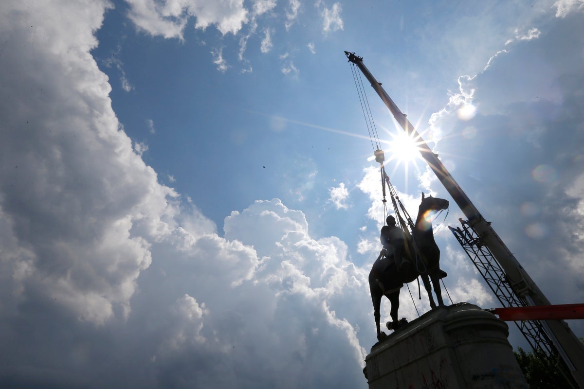 Virginia Judge Rules Shenandoah County Must Remove Restored Confederate School Names