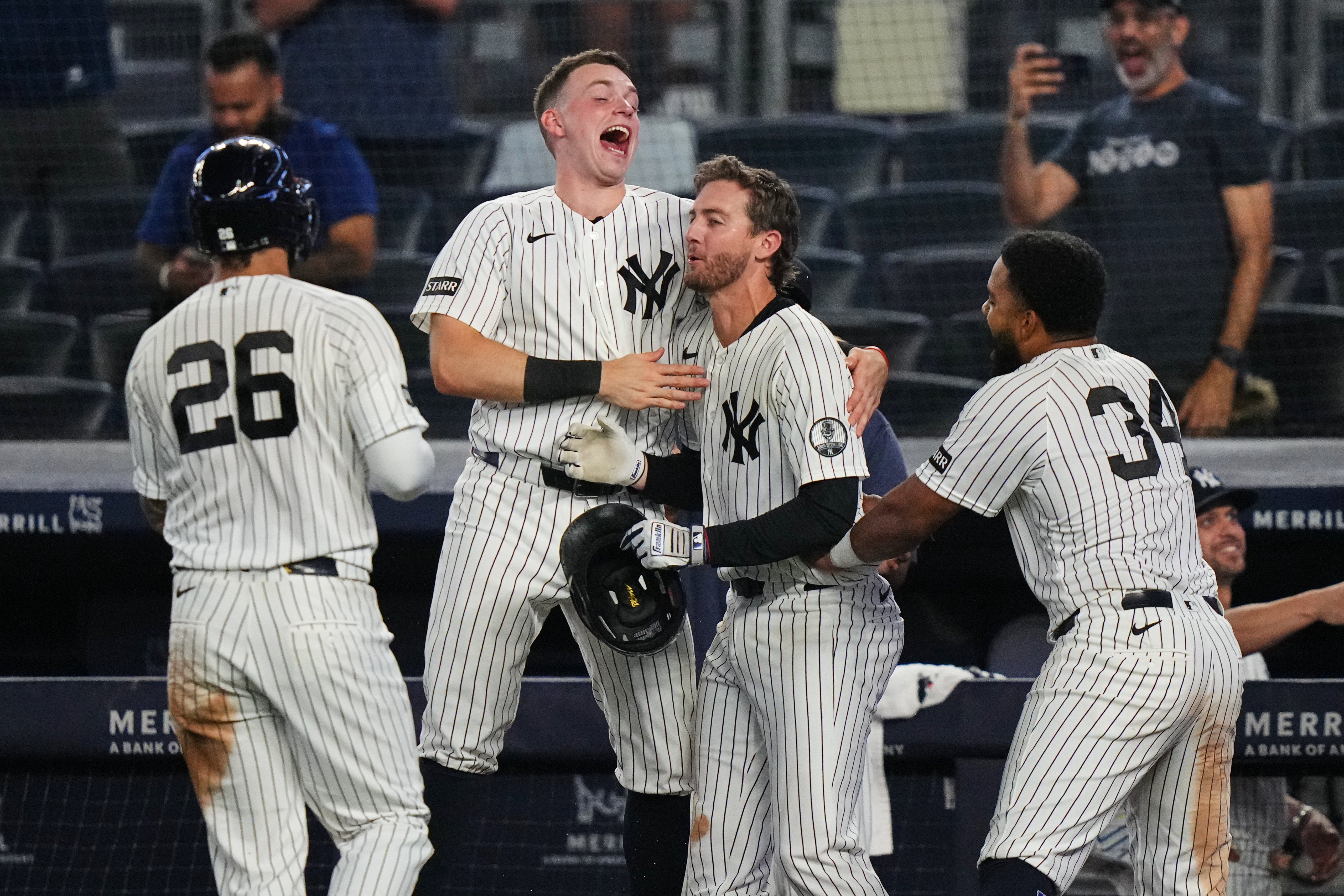 BRAVOS-YANKEES