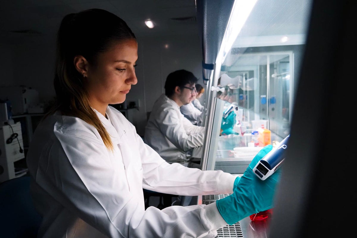 University opens government-funded lab to help train biomedical scientists