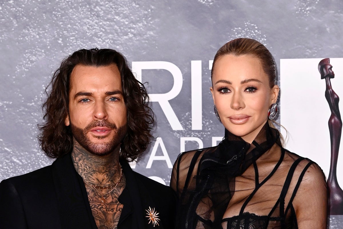 Olivia Attwood says ‘people are telling me to be single’ amid ‘unexpected’ Pete Wicks romance Olivia Attwood says ‘people are telling me to be single’ amid ‘unexpected’ Pete Wicks romance