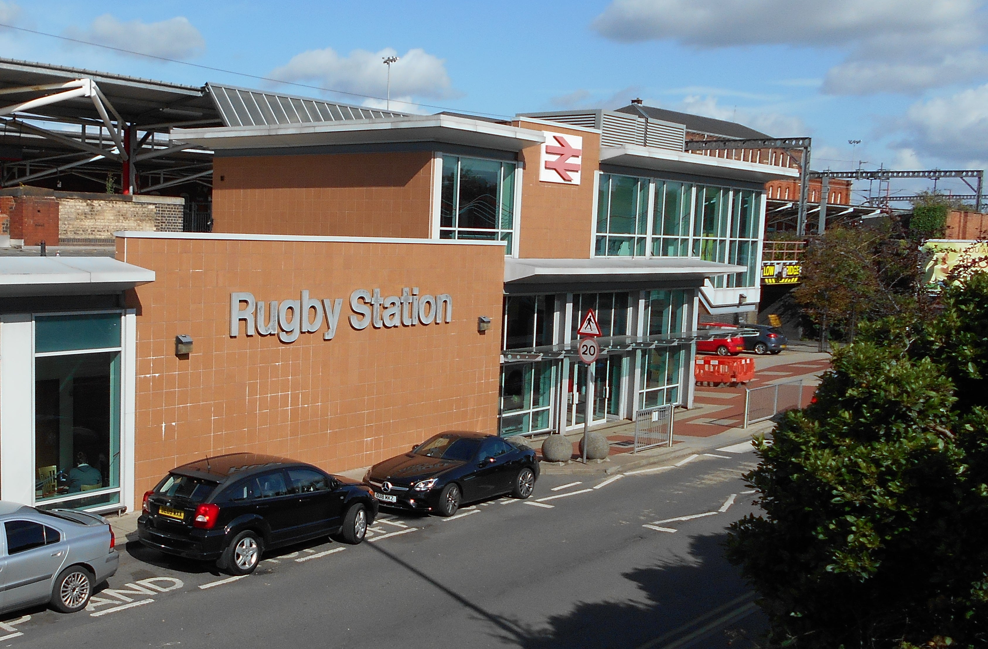 Rugby station, Warwickshire (Public domain)