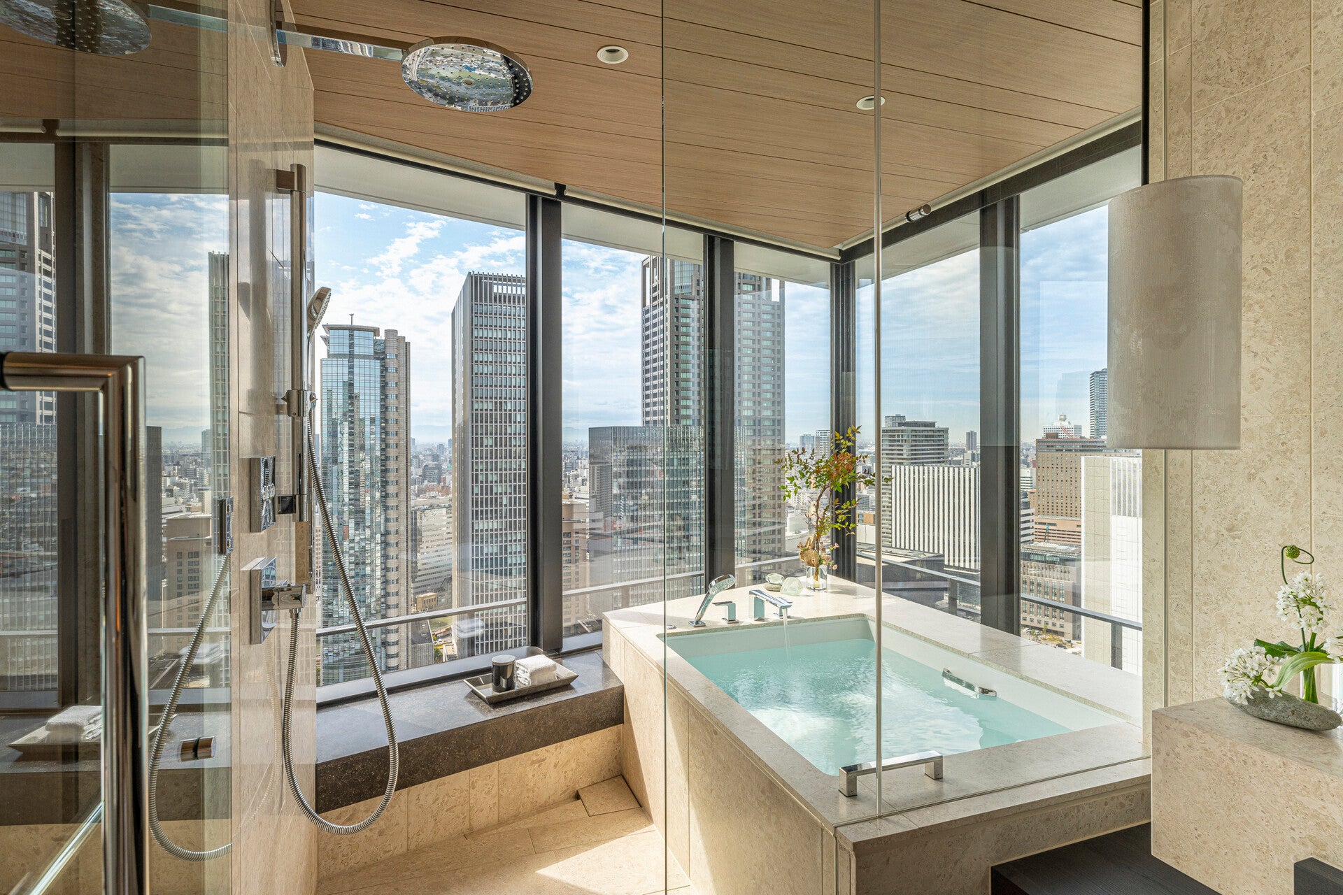 Bathe with a view at Four Seasons Osaka (Four Seasons)