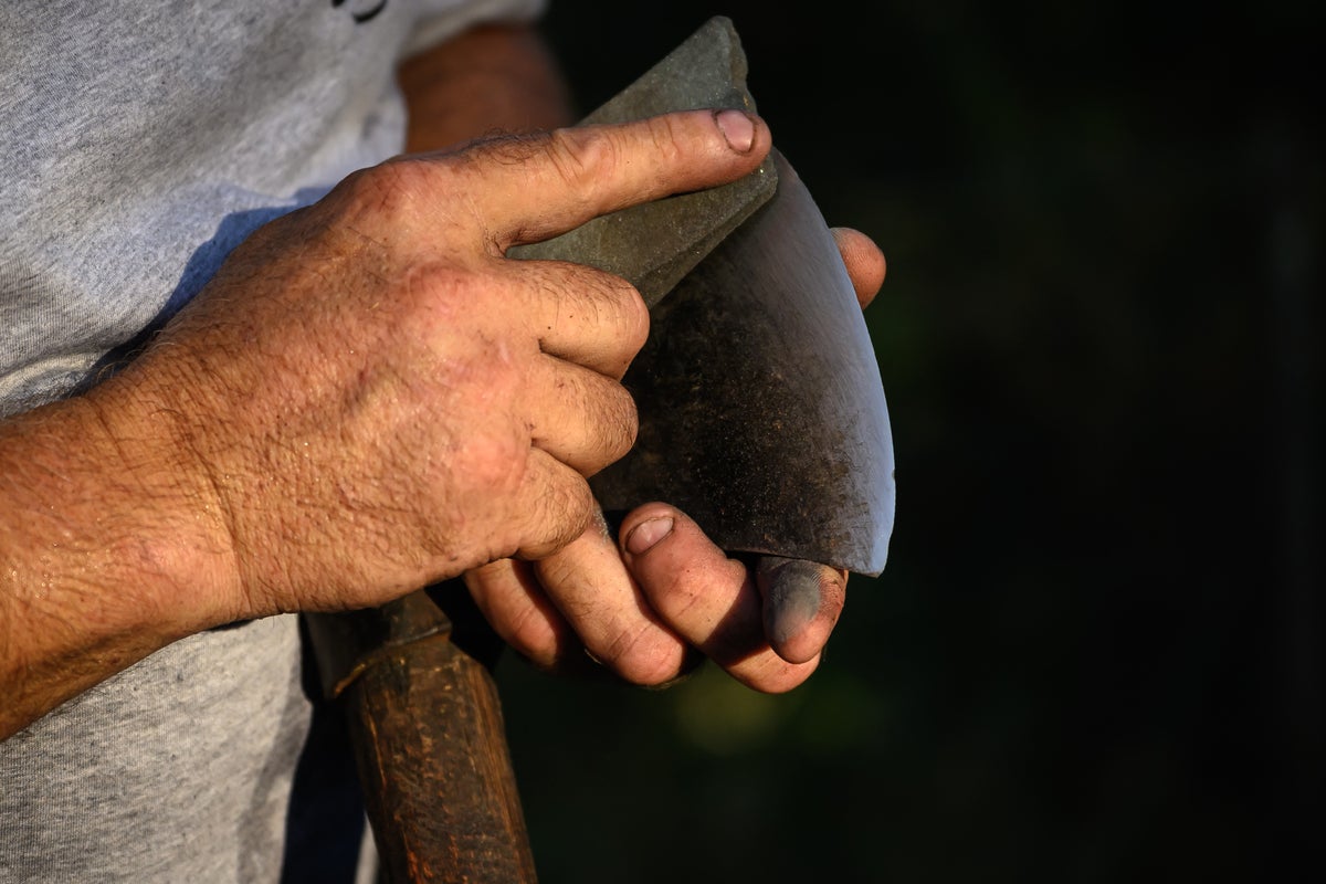 Axe-throwing sports bar abruptly closes all of its locations including one in Las Vegas
