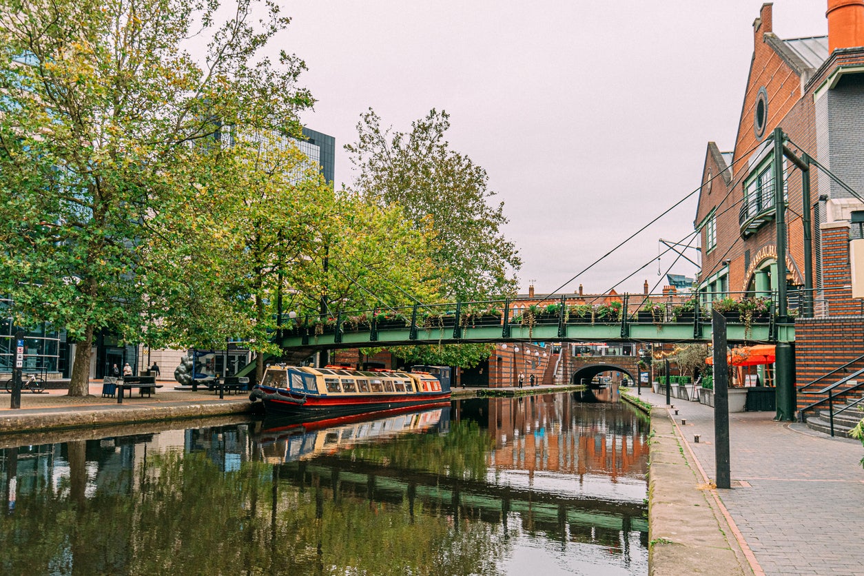 That’s the key finding of our new research which modelled the impact of canals on urban temperatures