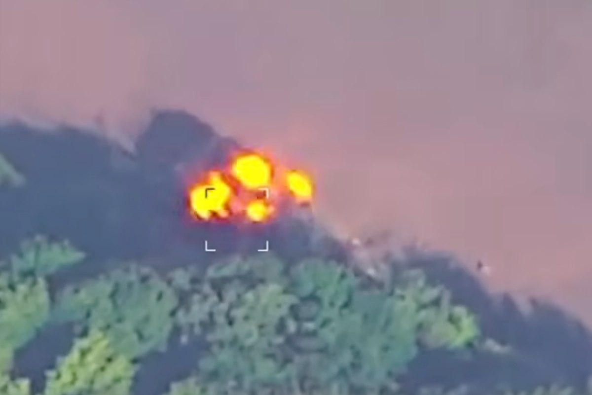 Moment Ukraine’s Black Forest Brigade destroys Russian air defence command centre