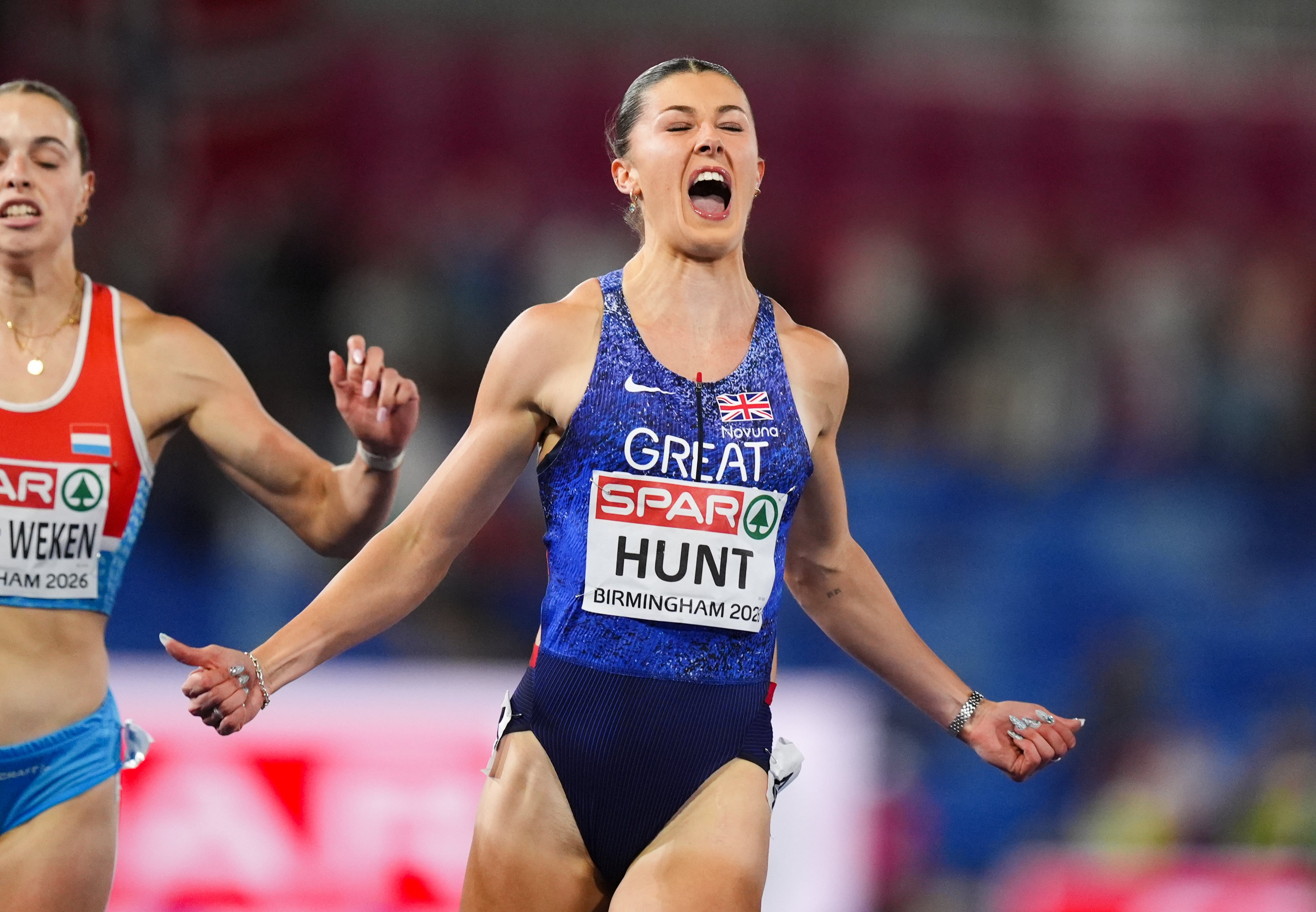 Hunt finished with a time of 11 seconds