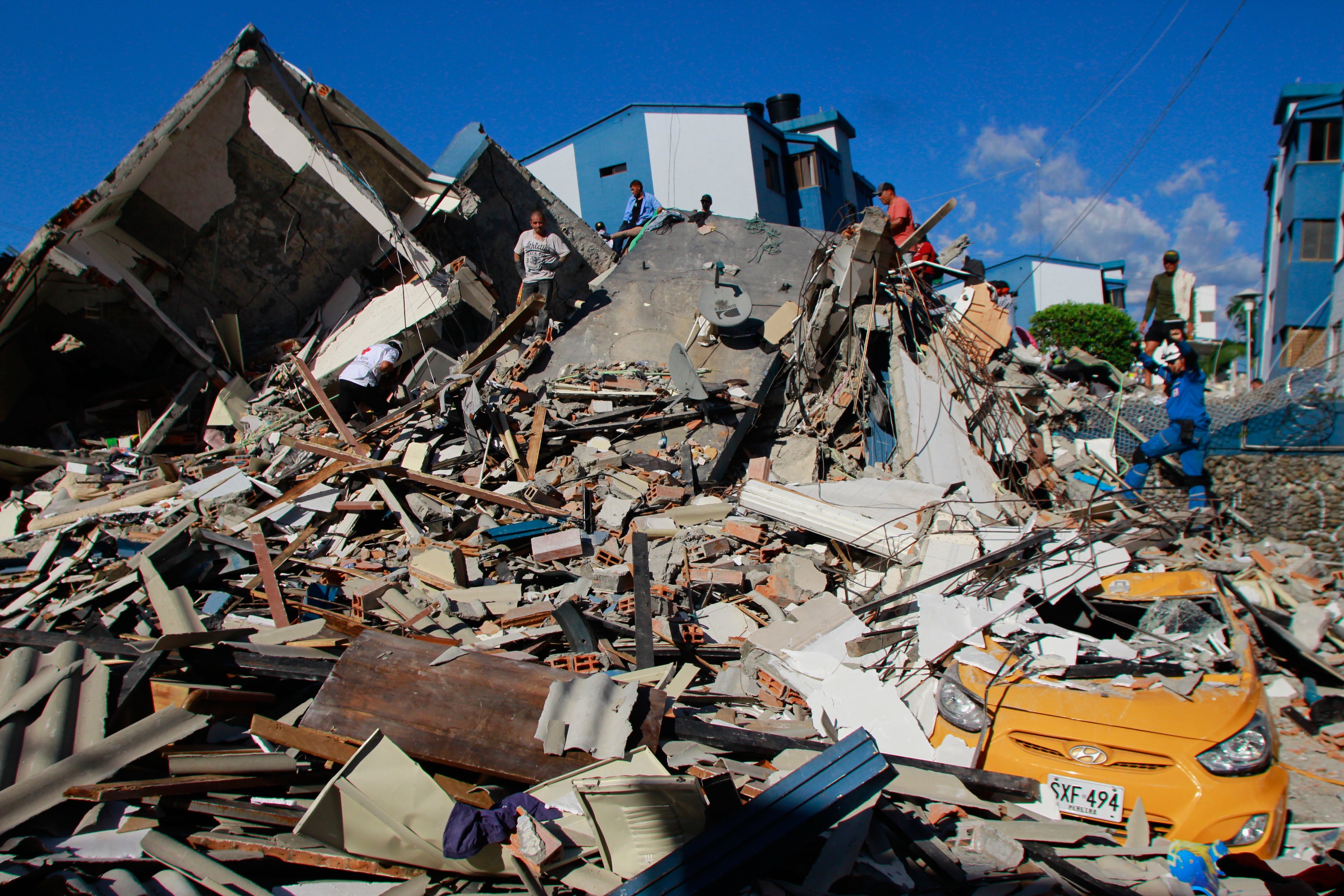More than a dozen people died in Pereira (AP)