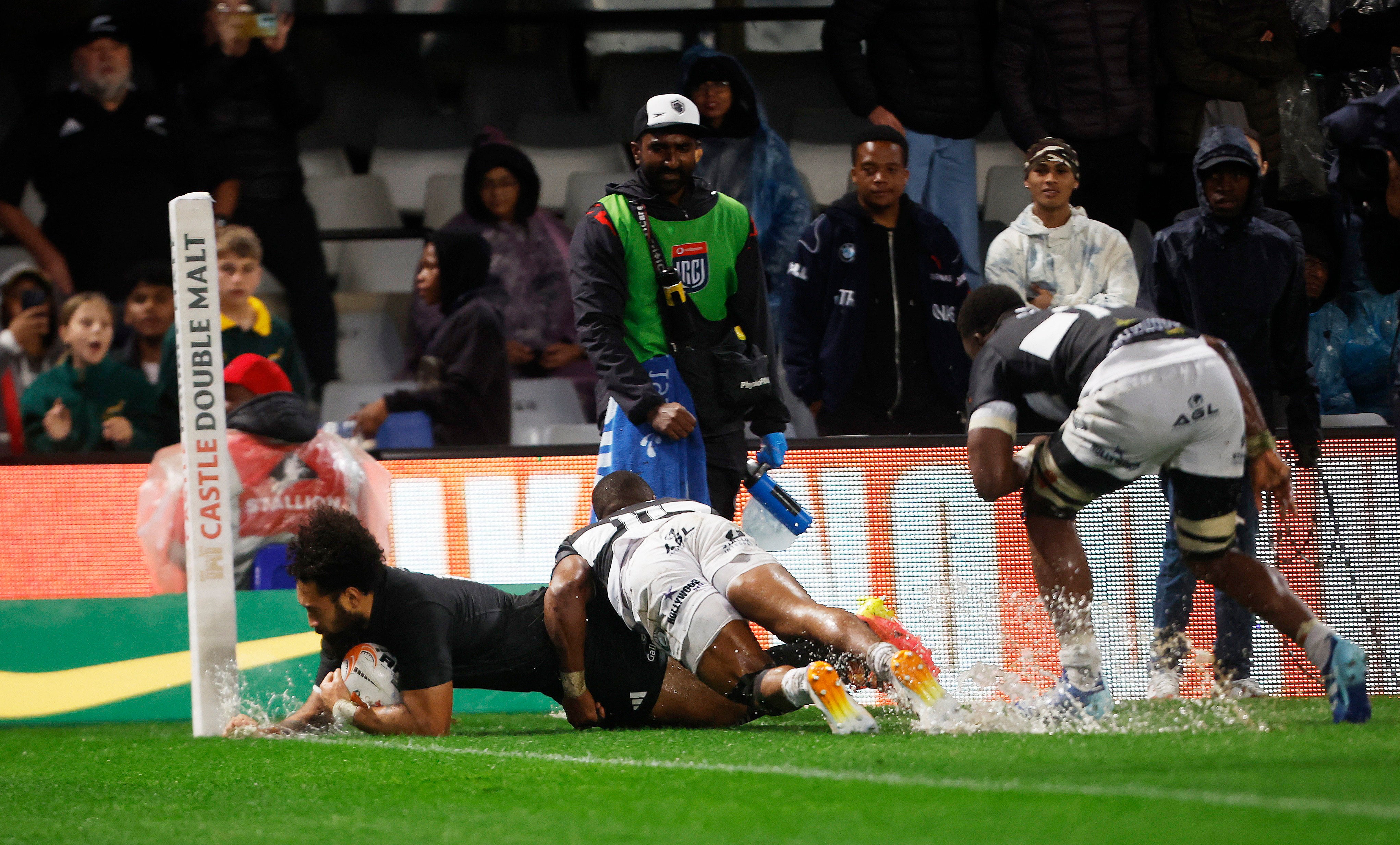 Fehi Fineanganofo scored two of New Zealand’s tries