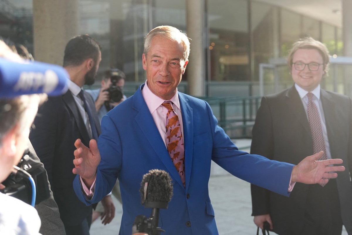 Clacton by-election live: Nigel Farage begins final push to reclaim seat in battle with Count Binface