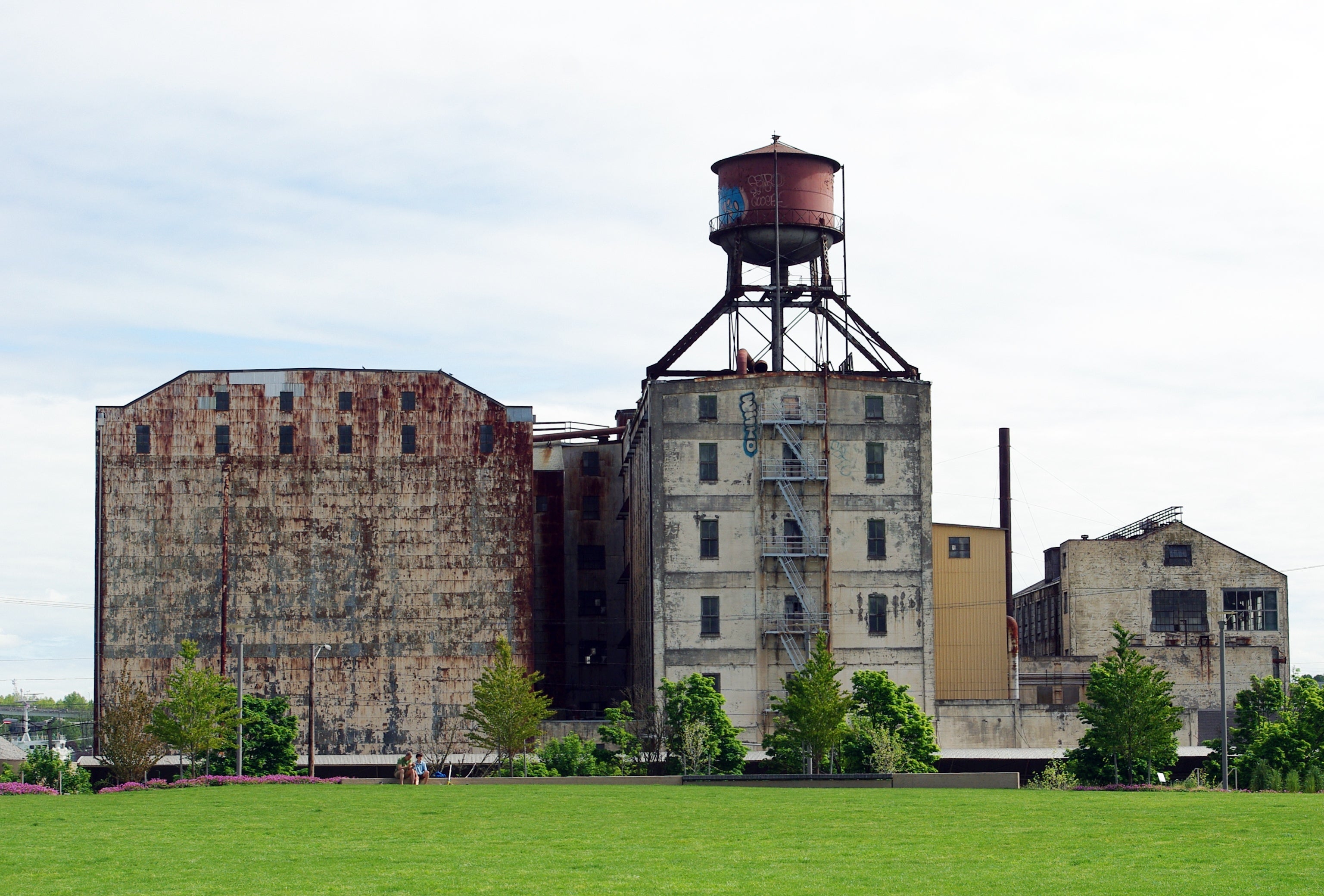 Iconic Portland mill could collapse as rail bosses say trains will keep running on nearby tracks