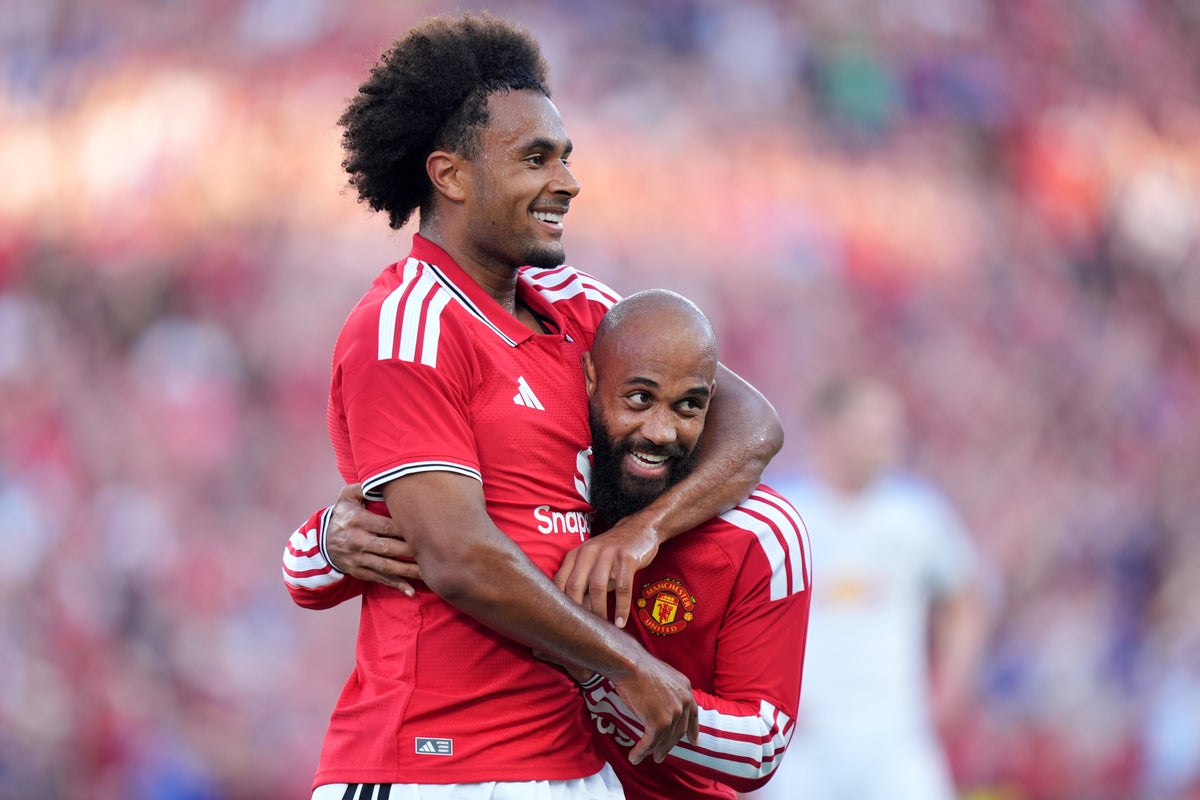 Manchester United v Leeds LIVE: Zirkzee opens scoring with Carrick’s men controlling old rivals at Croke Park