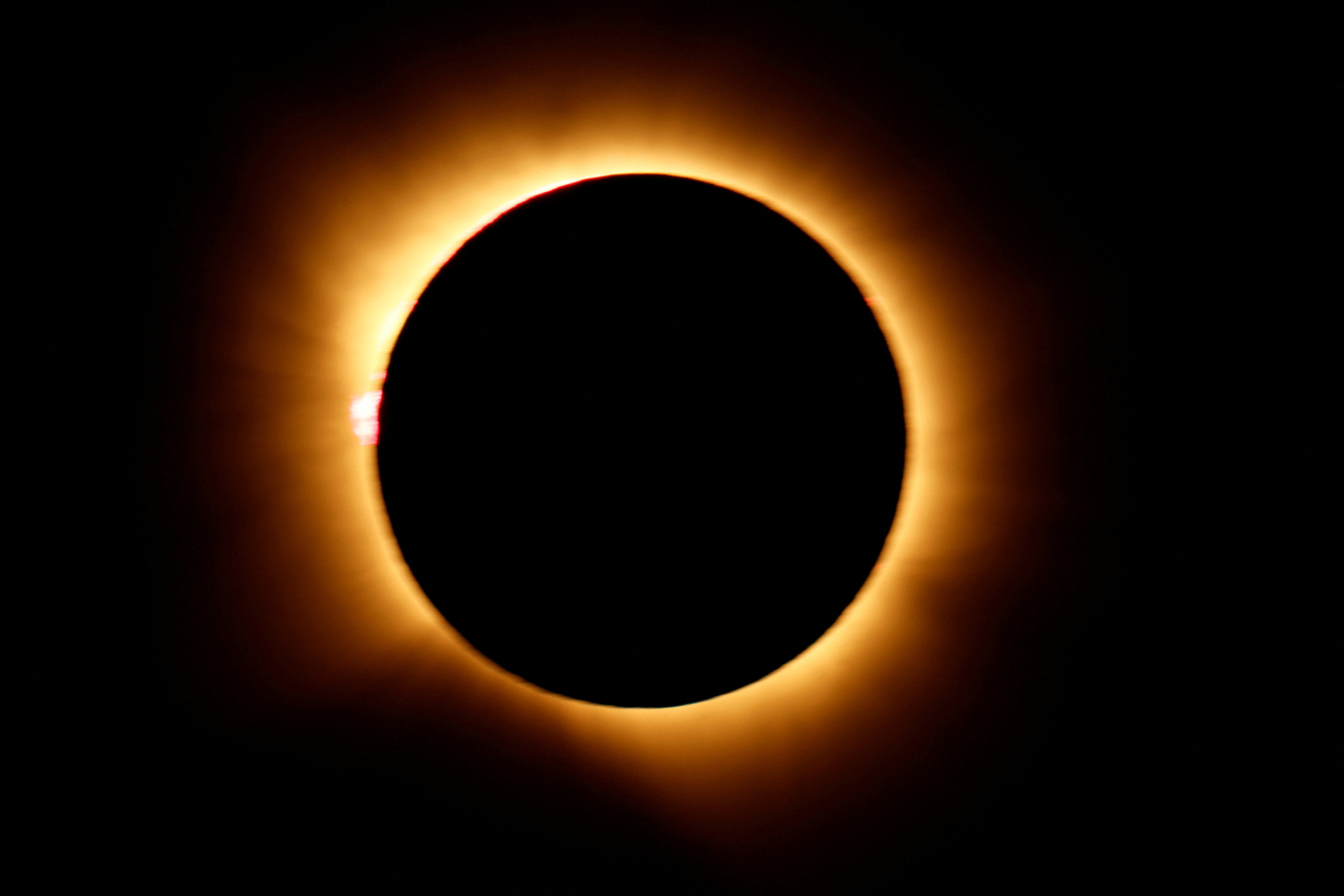 https://static.independent.co.uk/2026/08/12/19/2026-08-12T182906Z_965323106_RC26XMA1MD7A_RTRMADP_3_SOLAR-ECLIPSE-SPAIN.JPG?trim=1,0,1,0&width=1200&height=800&crop=1200:800