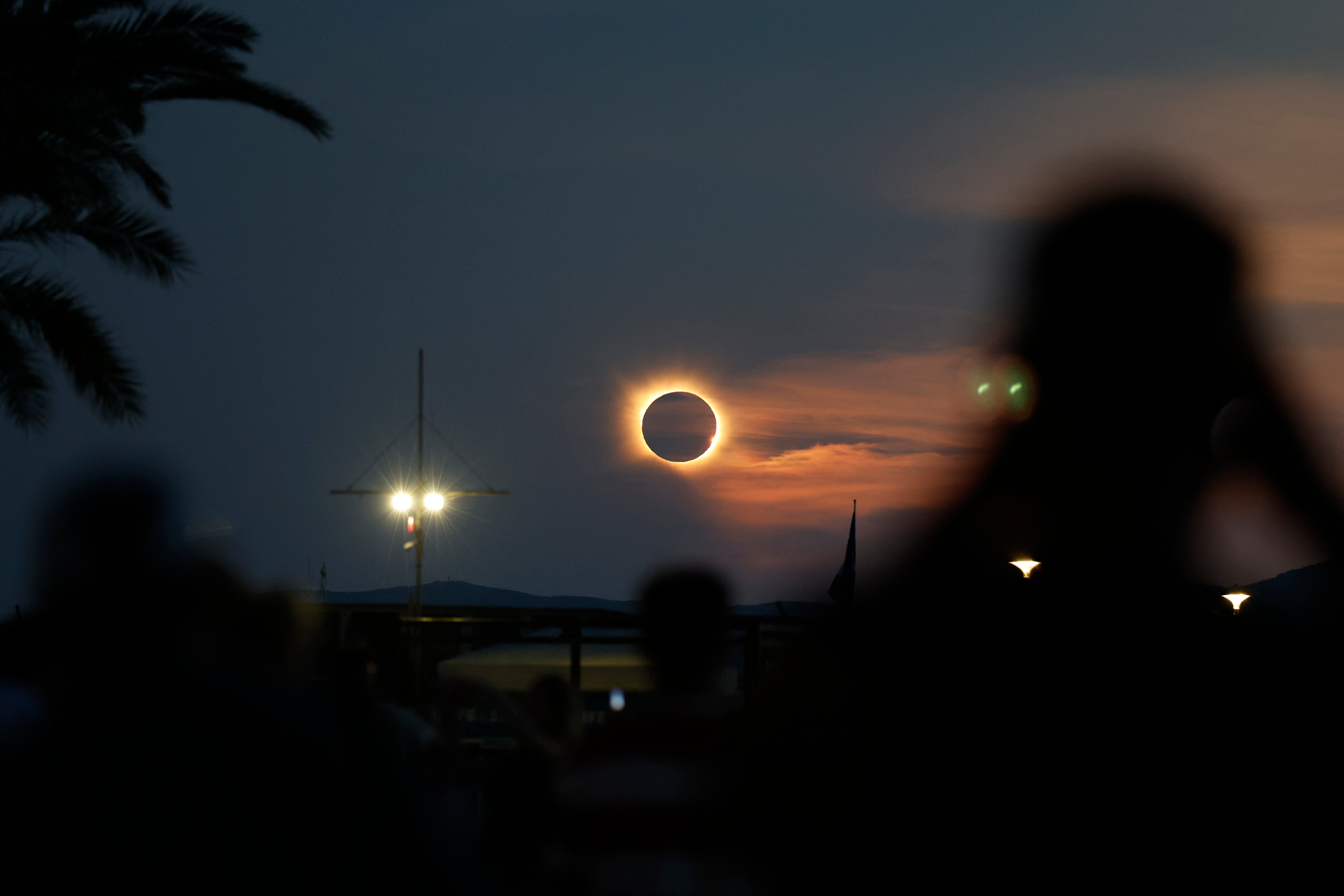 The Sun's corona glows as the Moon completely blocks the Sun during the totality phase of the total solar eclipse as seen from Arenal beach in Llucmajor, on the Balearic island of Mallorca, on August 12, 2026 (AFP/Getty)