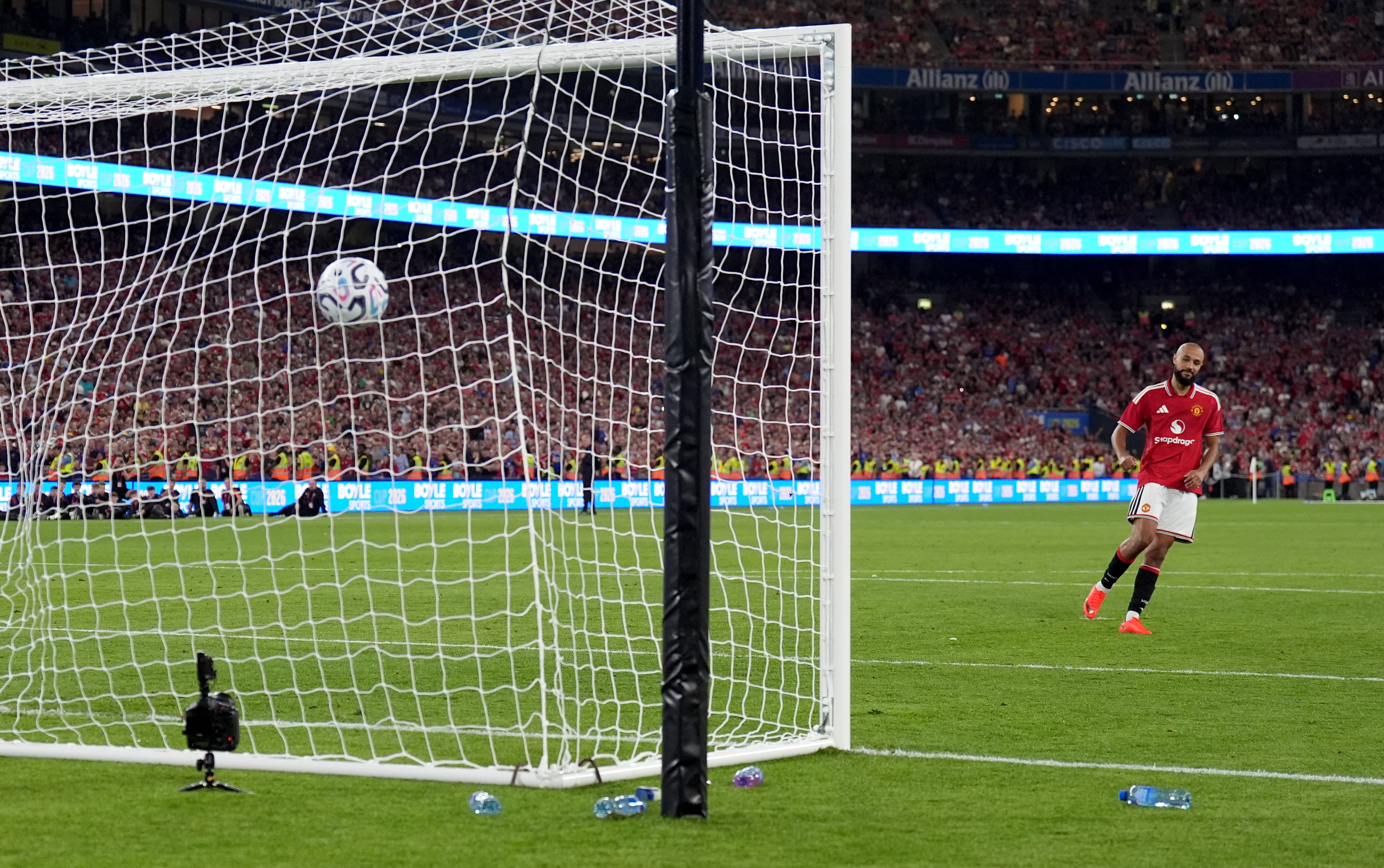 ...before Noussair Mazraoui got the winner for Man Utd