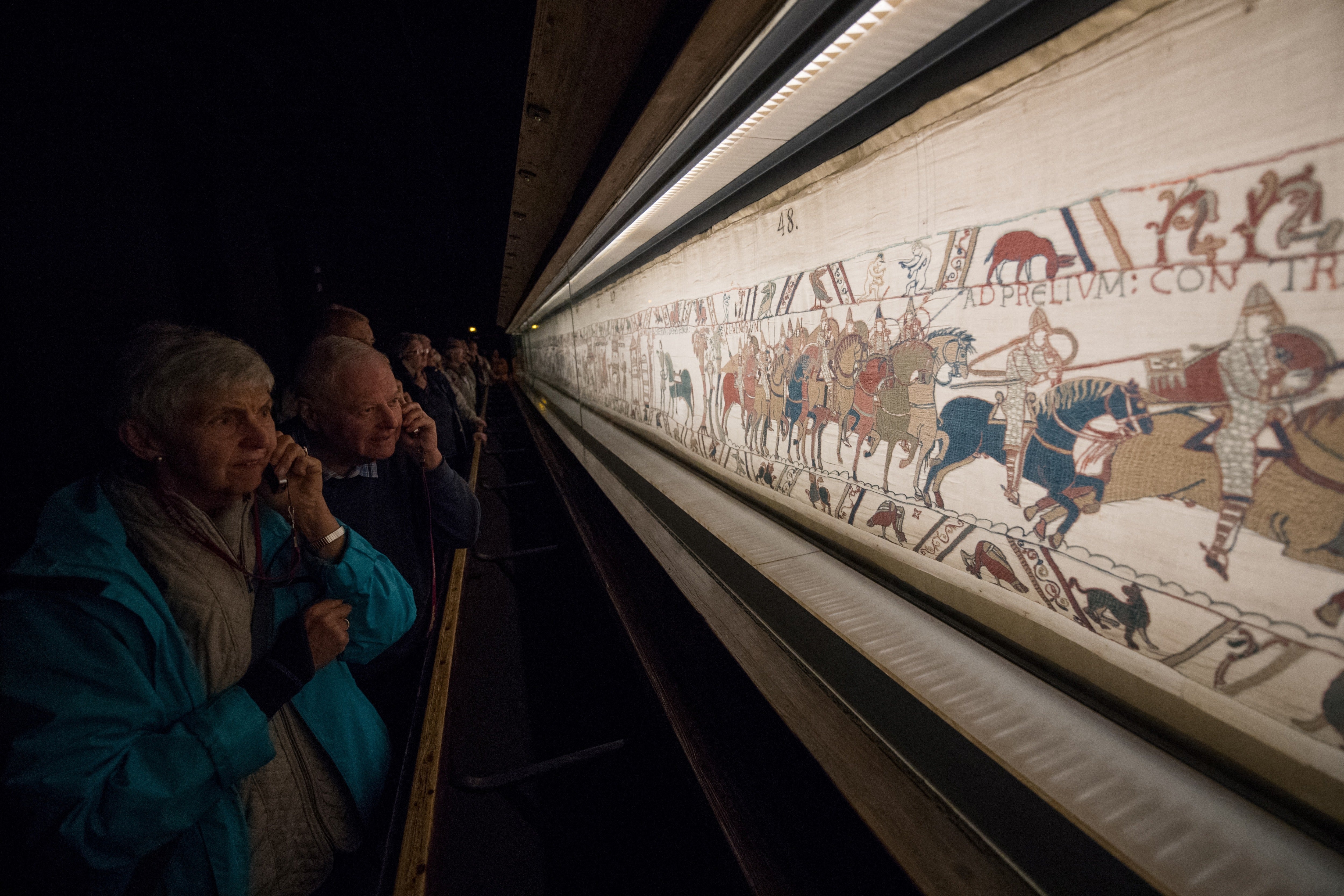 People look at the ‘Bayeux Tapestry’