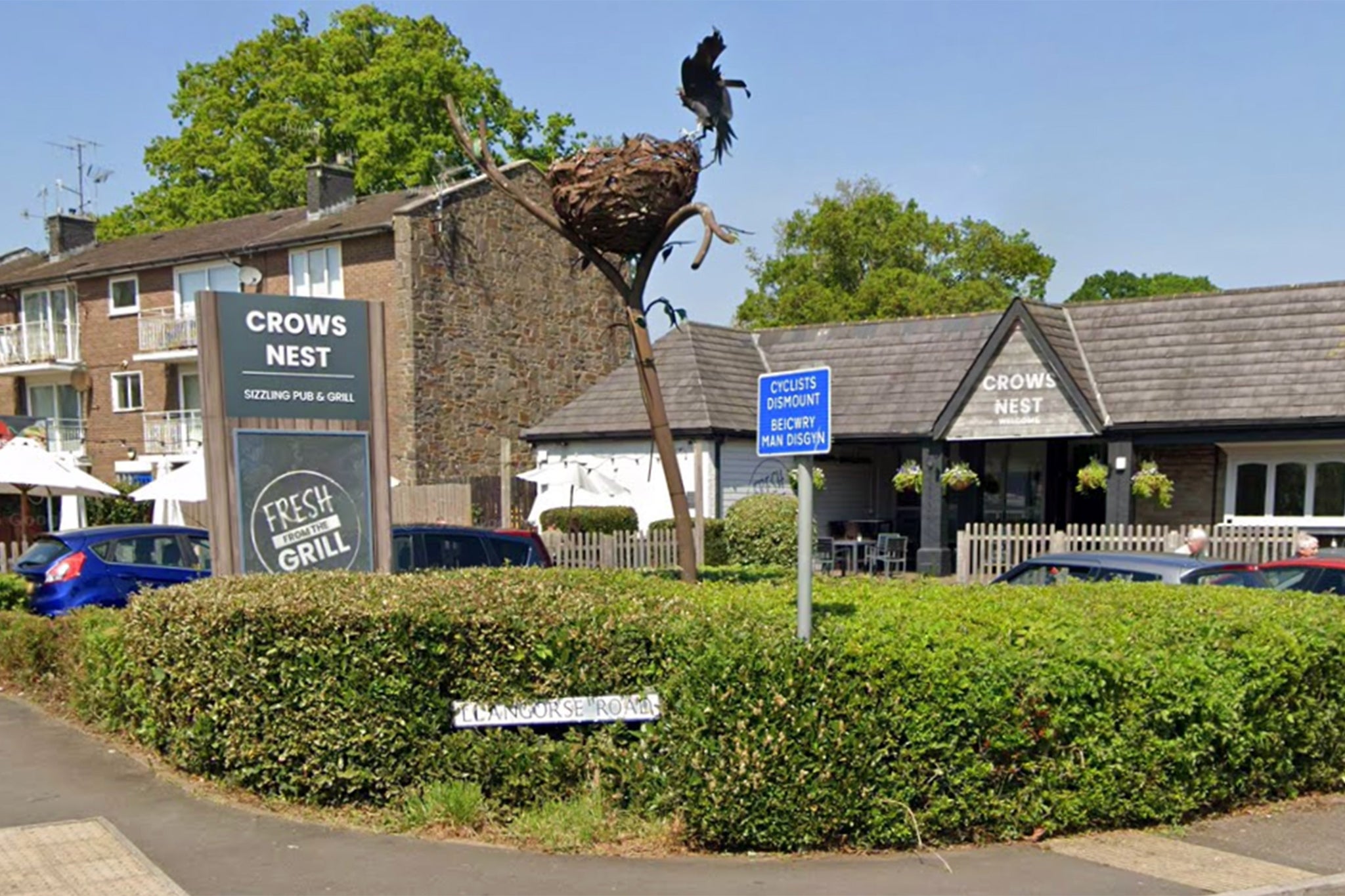Man, 102, dies after alleged assault in Welsh pub