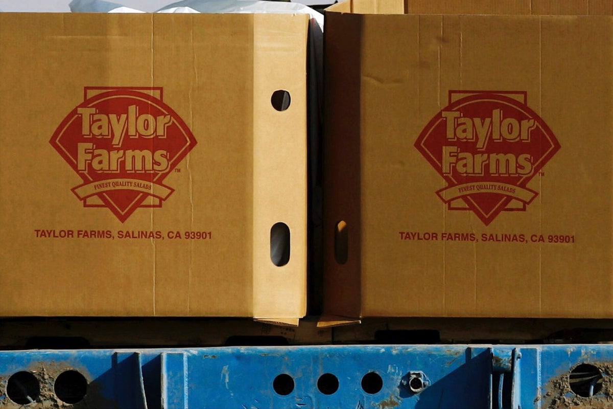 Düzenleyicilerin Meksika ürünlerini korumada başarısız olması nedeniyle Taylor Farms'ın iki geri çağırma işlemi, ABD gıda arzında göze çarpan bir zayıflığı ortaya çıkardı