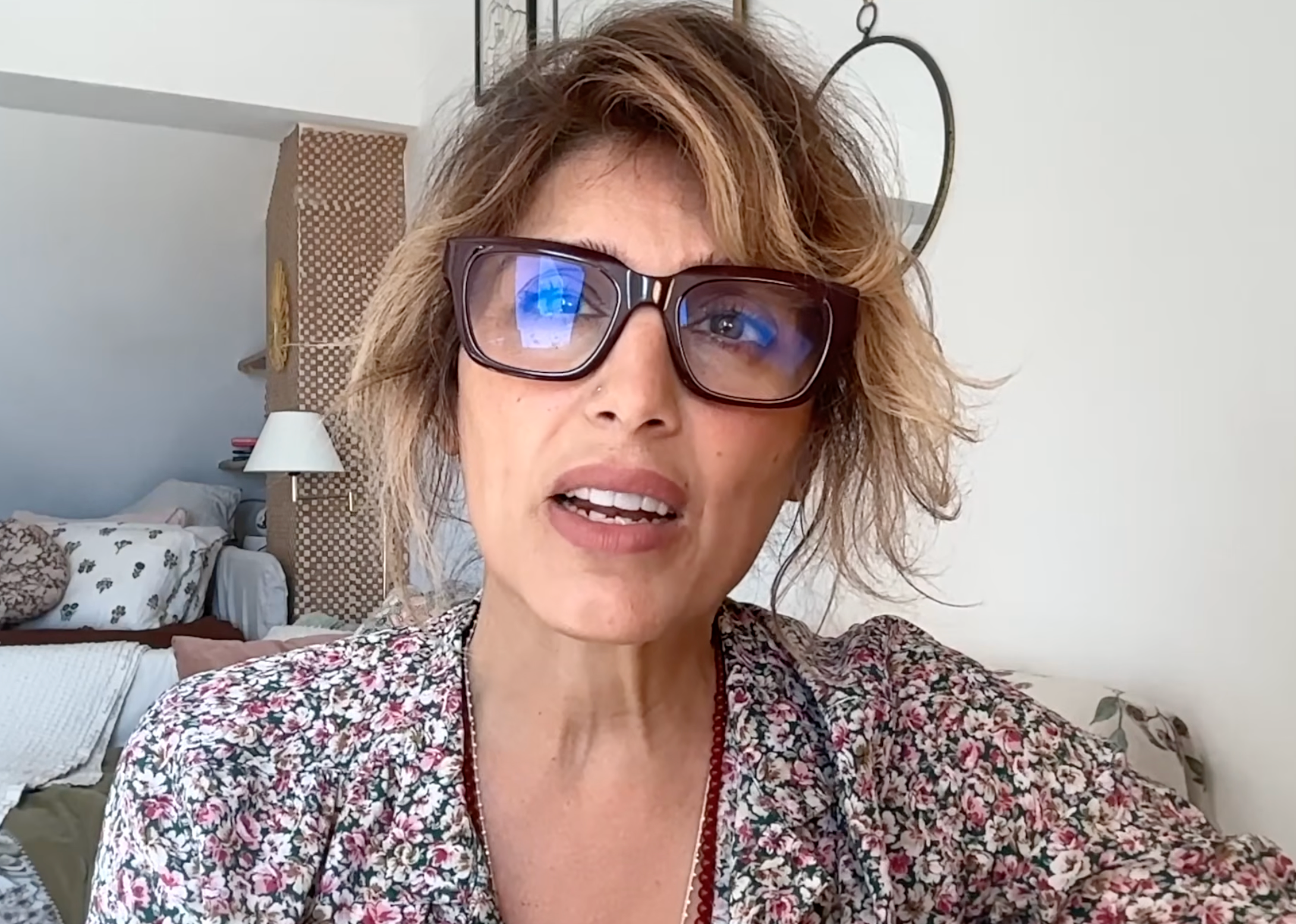 Jennifer Esposito was admitted to a psych ward because of severe depression and panic attacks (Maria Menounos/YouTube)