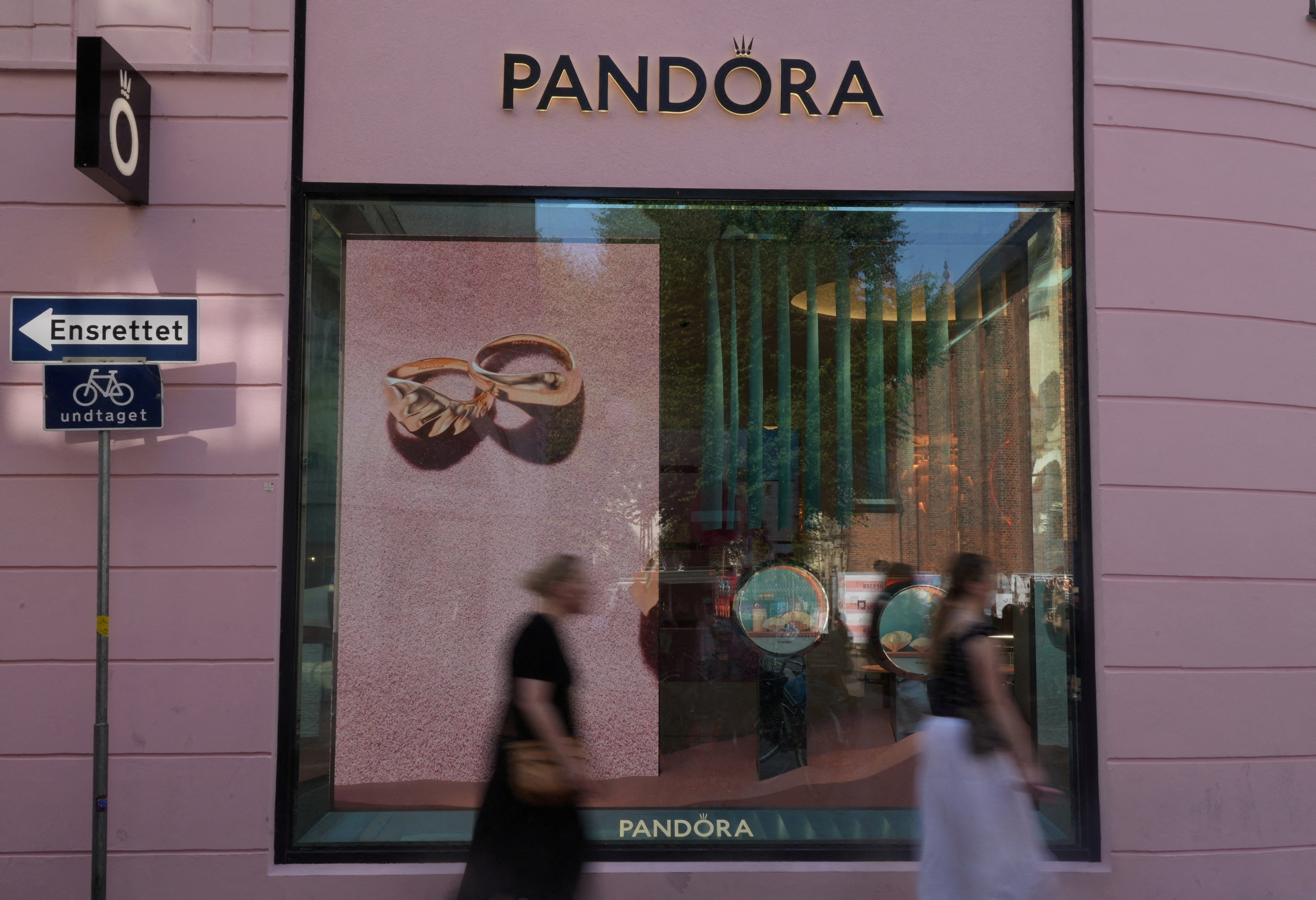Pandora CEO notes a shift in jewelry trends as &lsquo;distinctive&rsquo; new collections fuel growth