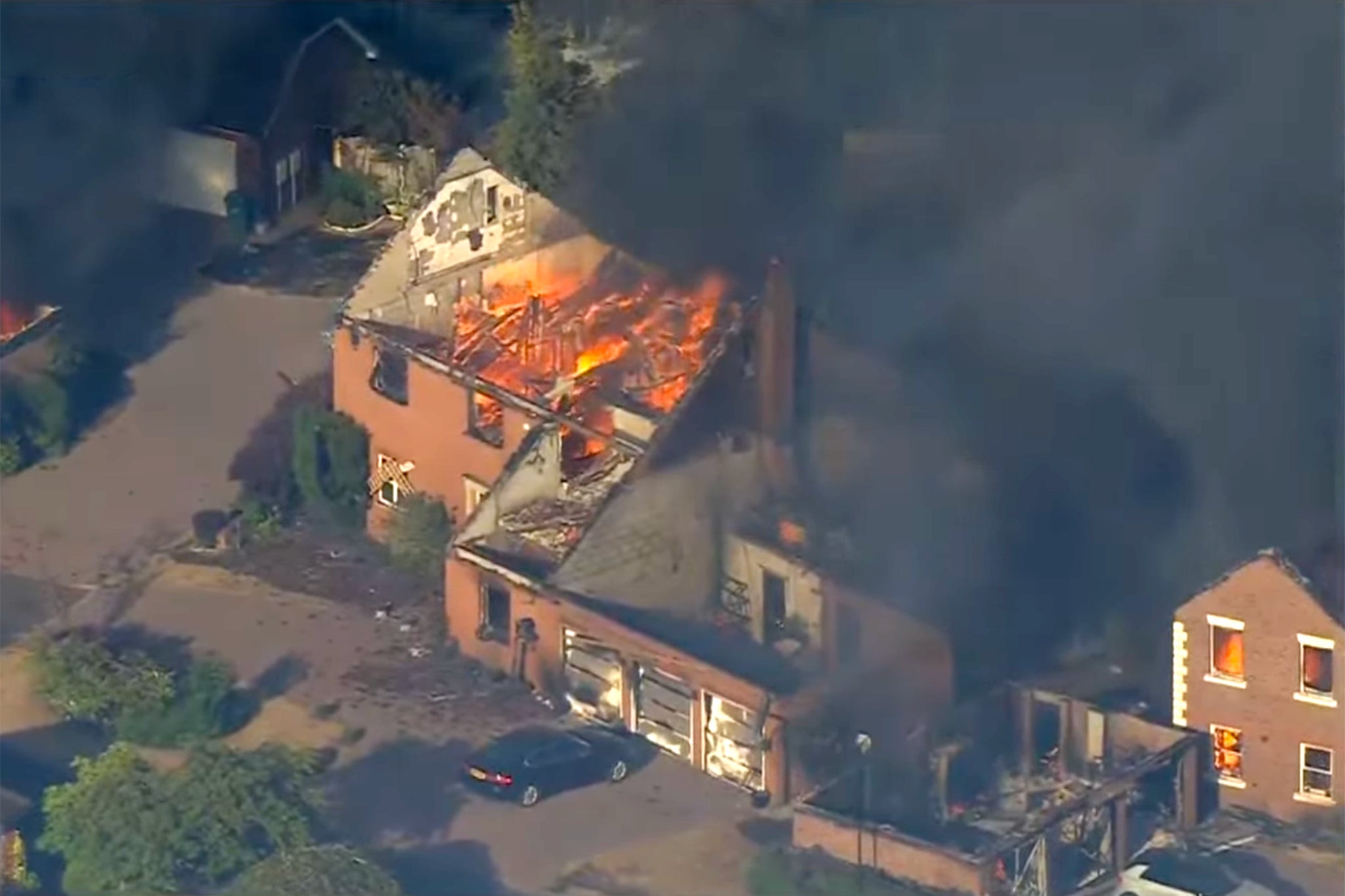 independent.co.uk - Nicole Wootton-Cane - Child hospitalized as 'apocalyptic' fires rage on hottest day of the year - latest