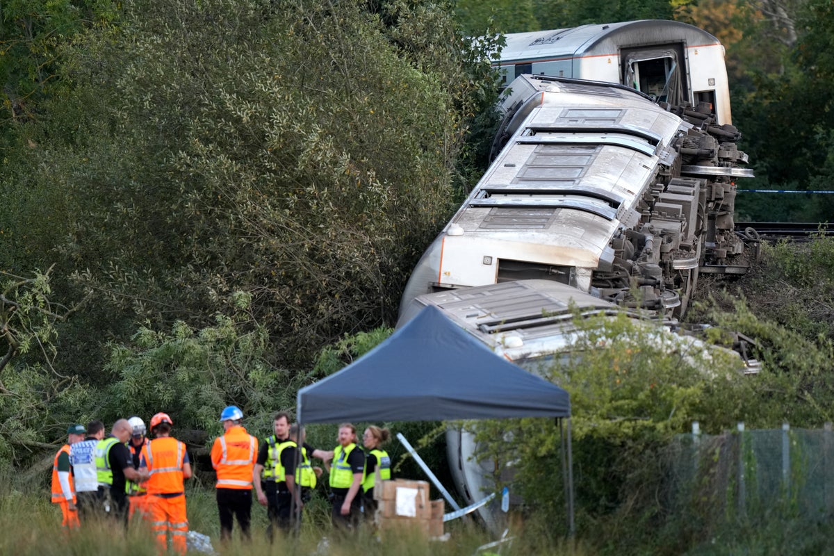 Lewes train derailment latest: 11 injured as three carriages tip over in East Sussex with ‘major incident’ declared