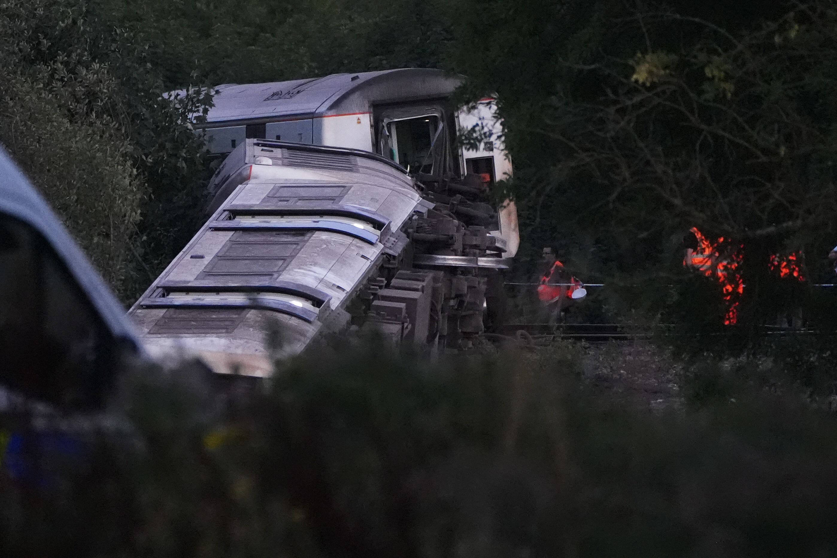 Two people severely injured as rail bosses launch probe into train derailment near Lewes; railway likely closed for some time