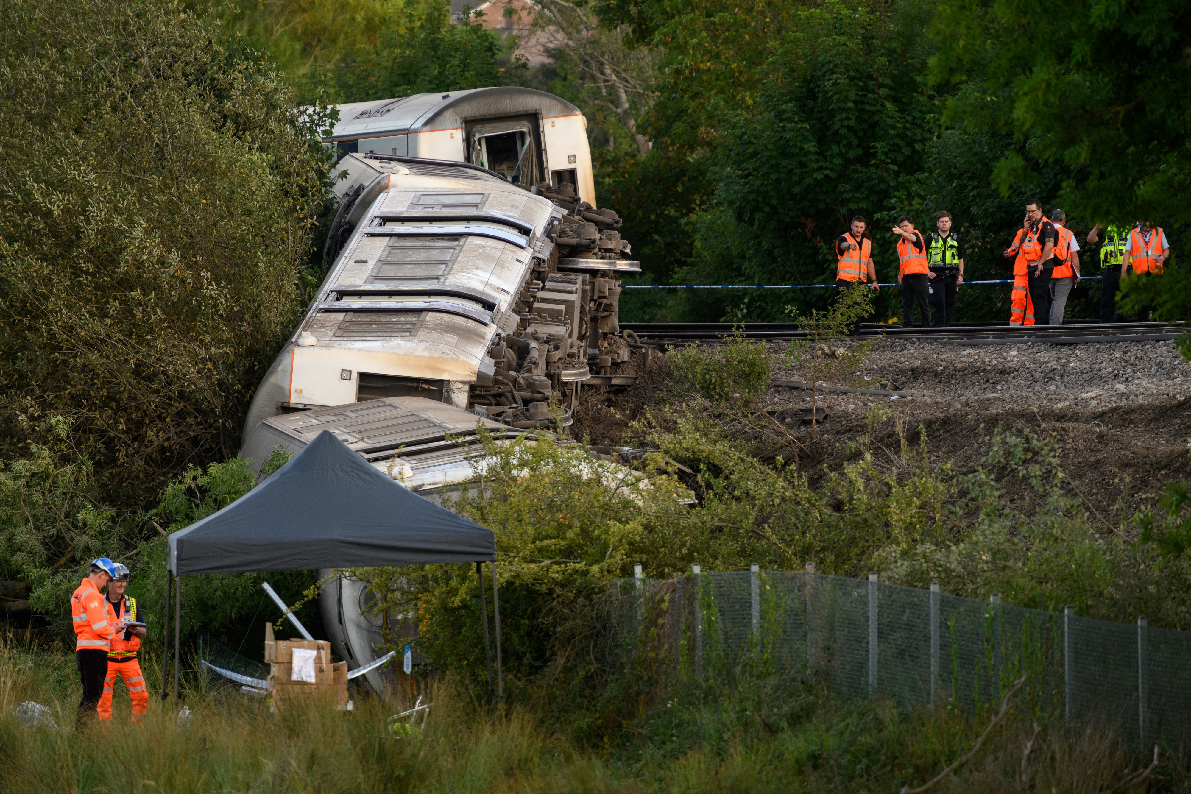 Major travel disruption after Lewes train derailment as services cancelled