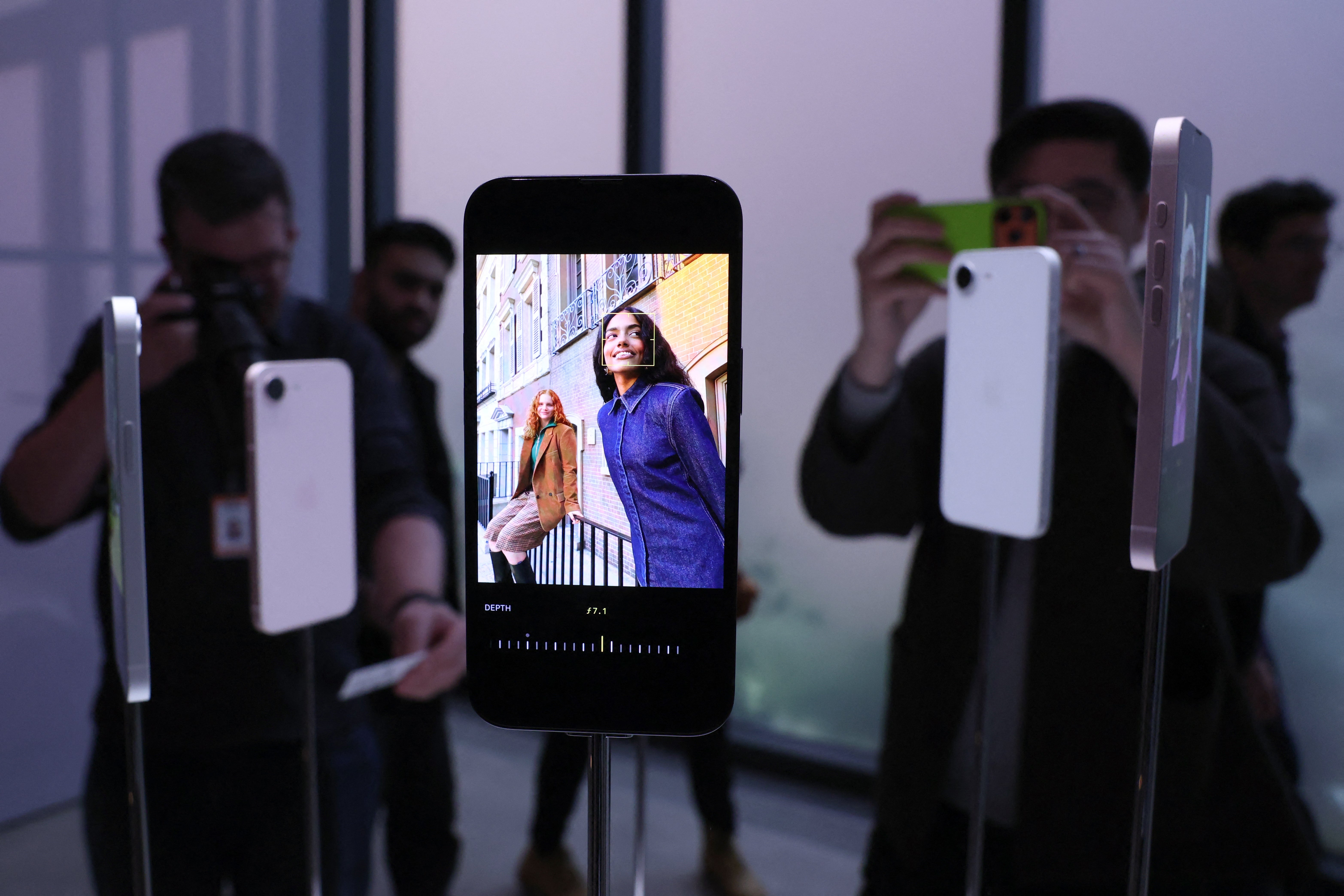 <p>El iPhone 17e se exhibe durante el evento de presentación “Special Apple Experience” celebrado en la Apple Store el 4 de marzo de 2026</p>