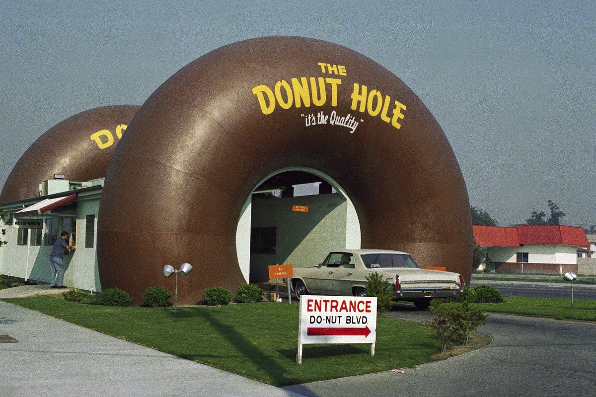 The Evolution and Cultural Significance of the American Drive-Thru