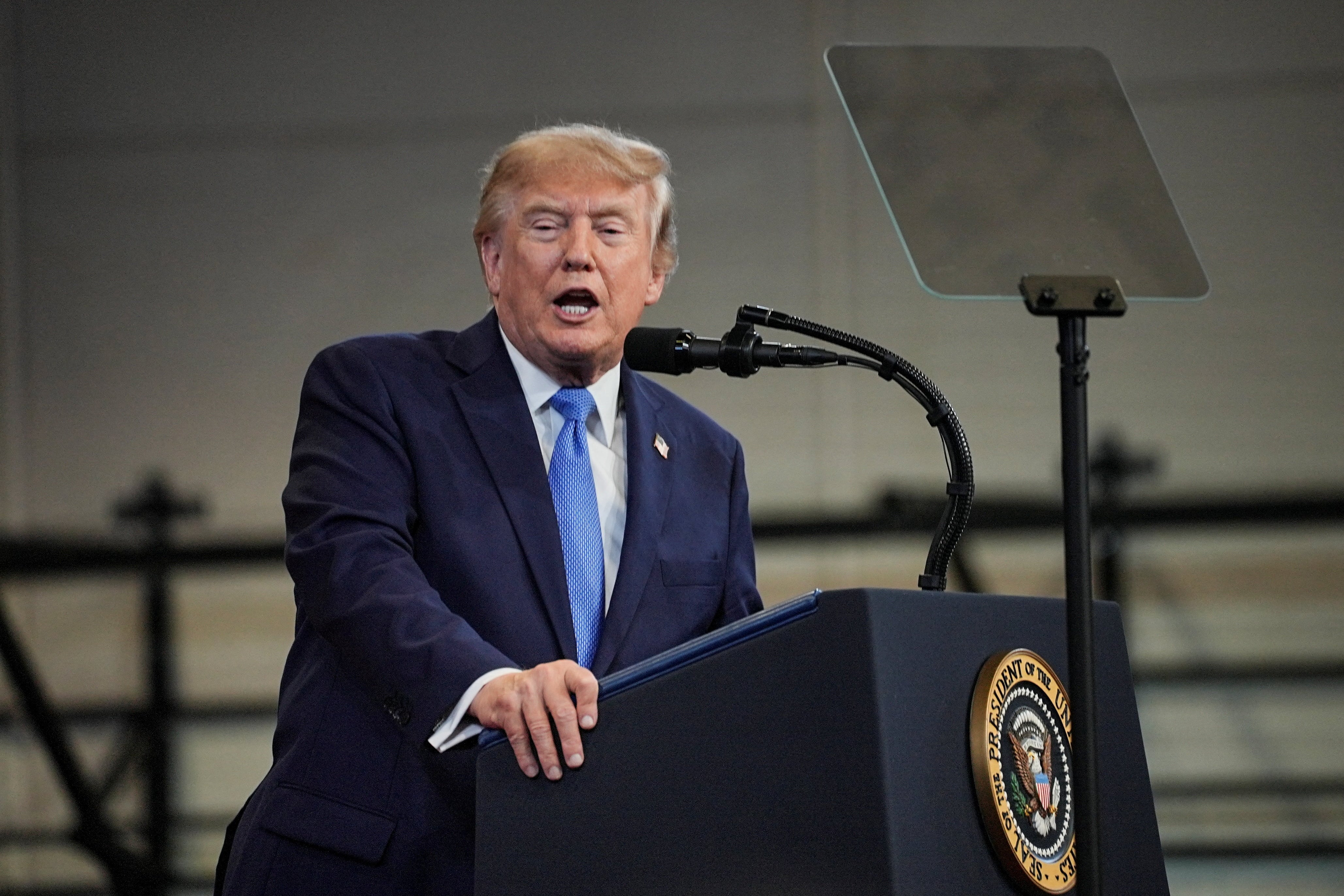 Trump oddly claims ‘young beautiful girls’ come to White House and thank him
