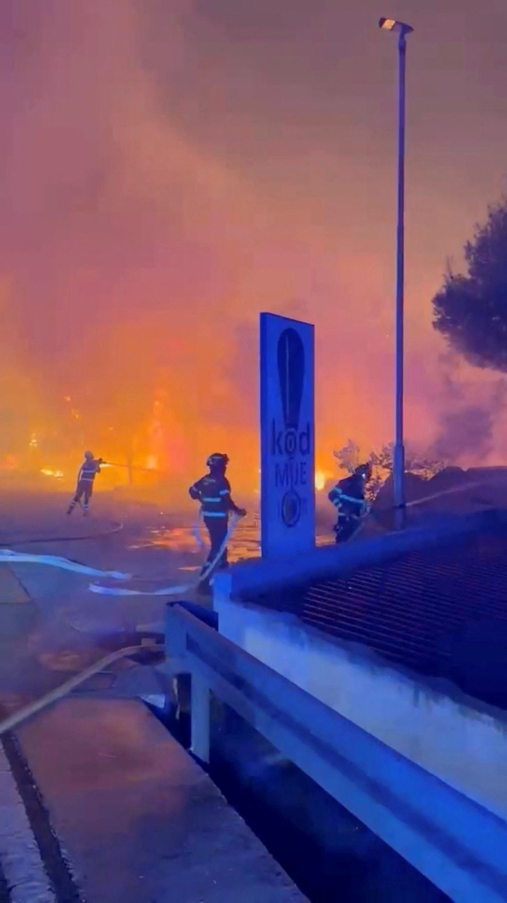 Wildfire forces evacuations and causes injuries in Croatian tourist town