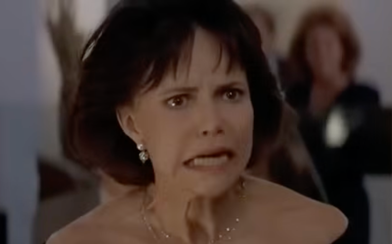 Sally Field improvised memorable 'Mrs Doubtfire' line (20th Century Fox)