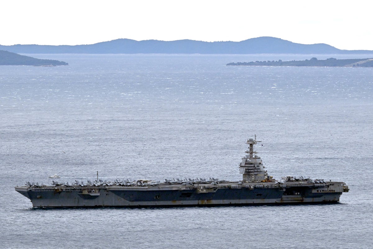 Navy weighs reconfiguring its major warships to meet Trump’s preferred World War II look: report Navy weighs reconfiguring its major warships to meet Trump’s preferred World War II look: report